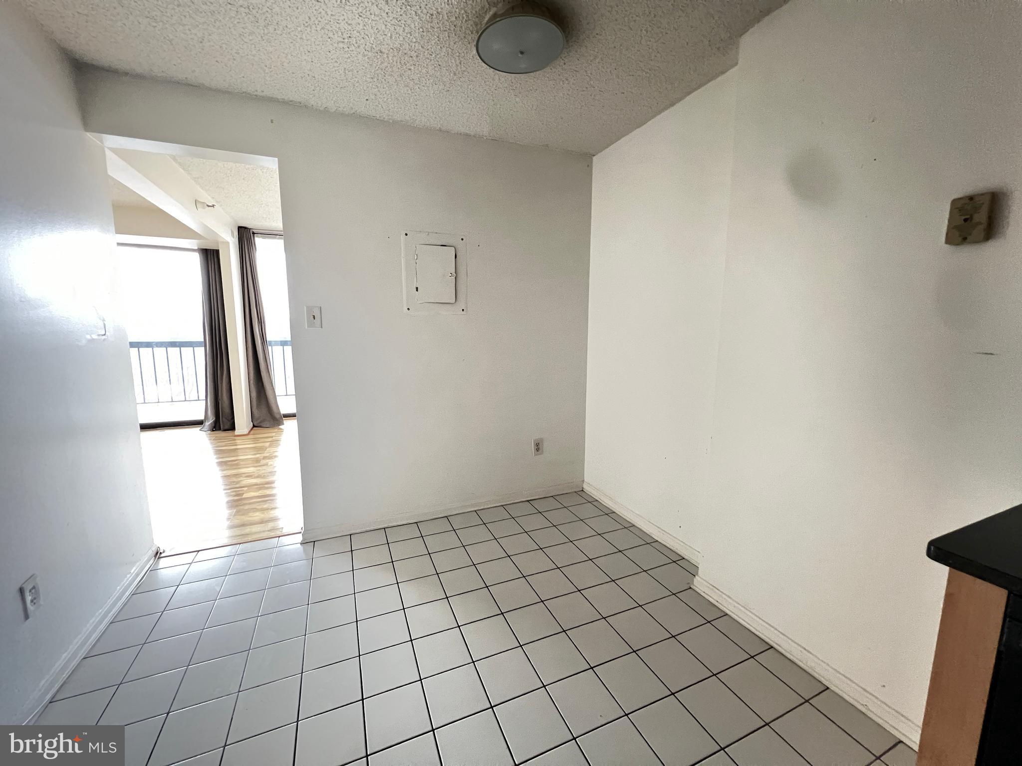 CHELSEA TOWERS - Residential