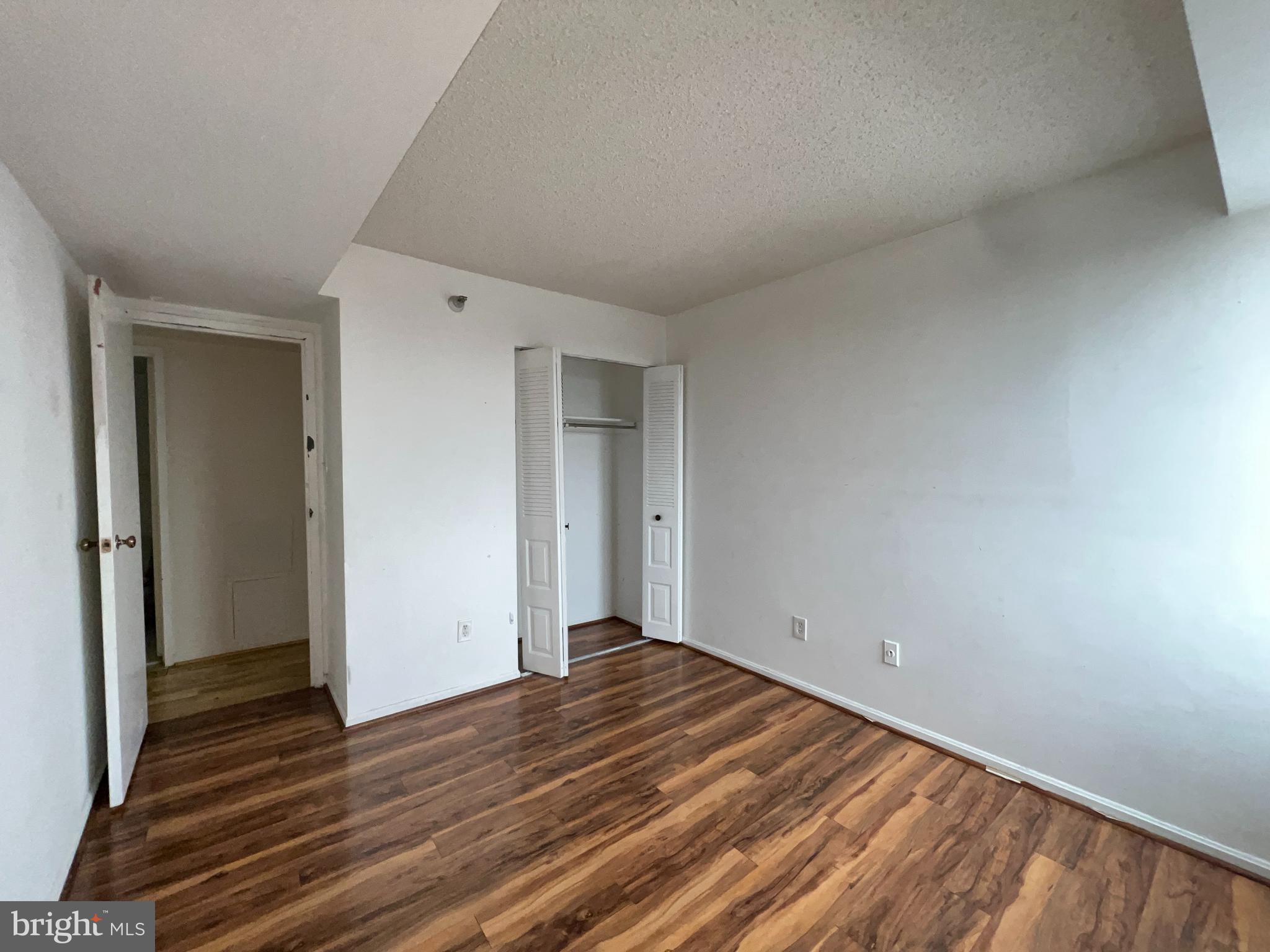 CHELSEA TOWERS - Residential