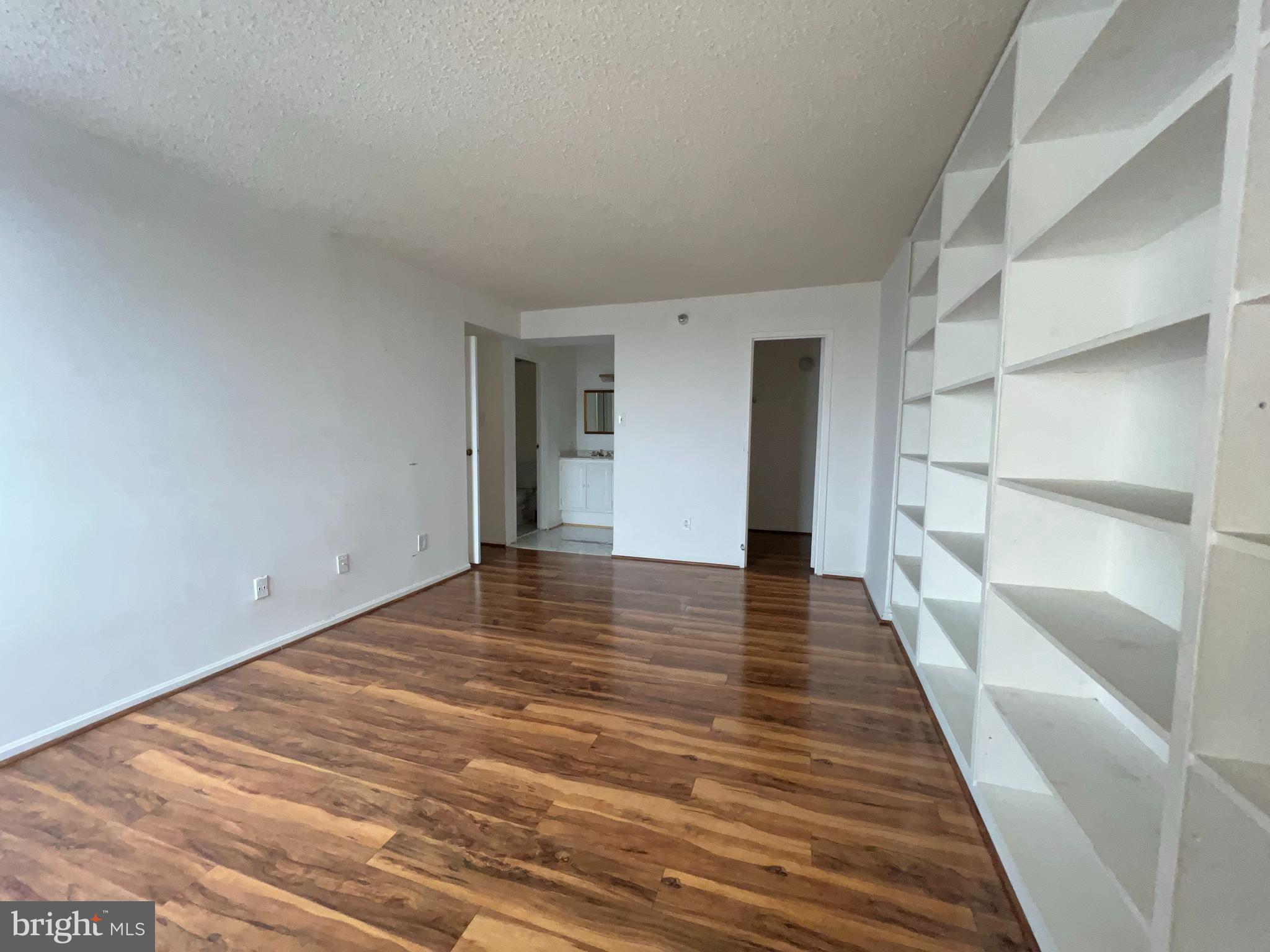 CHELSEA TOWERS - Residential