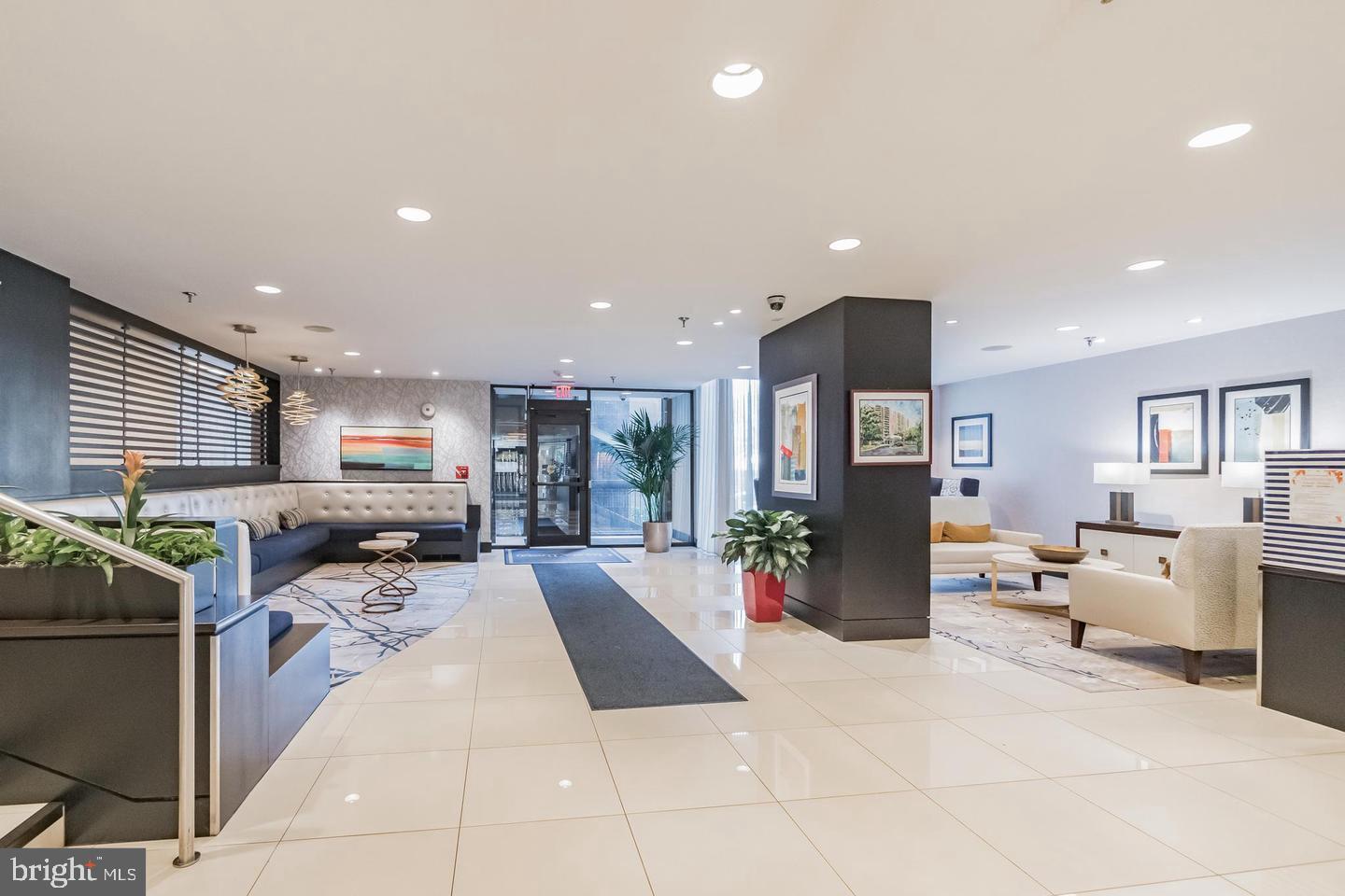 CHELSEA TOWERS - Residential