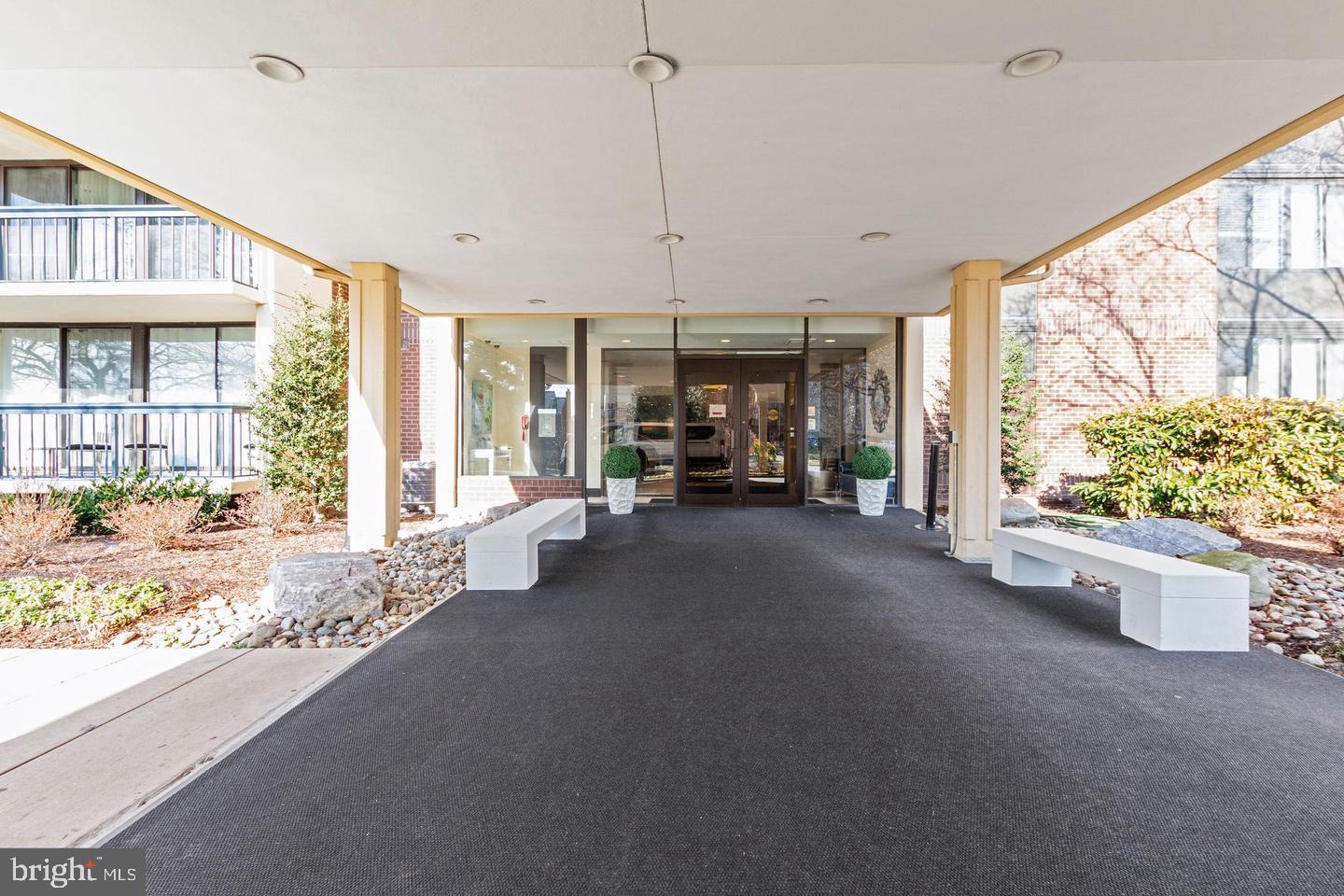 CHELSEA TOWERS - Residential