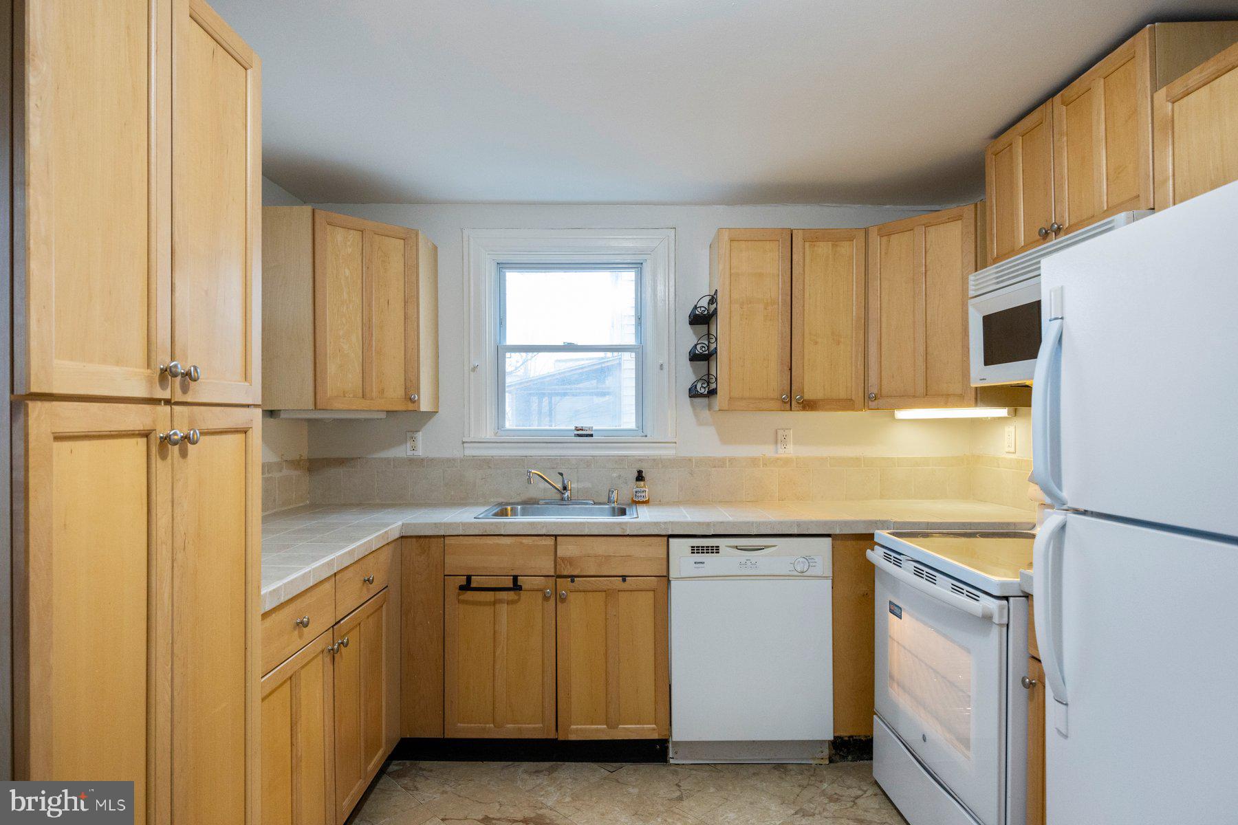 HAMPDEN HISTORIC DISTRICT - Residential Lease