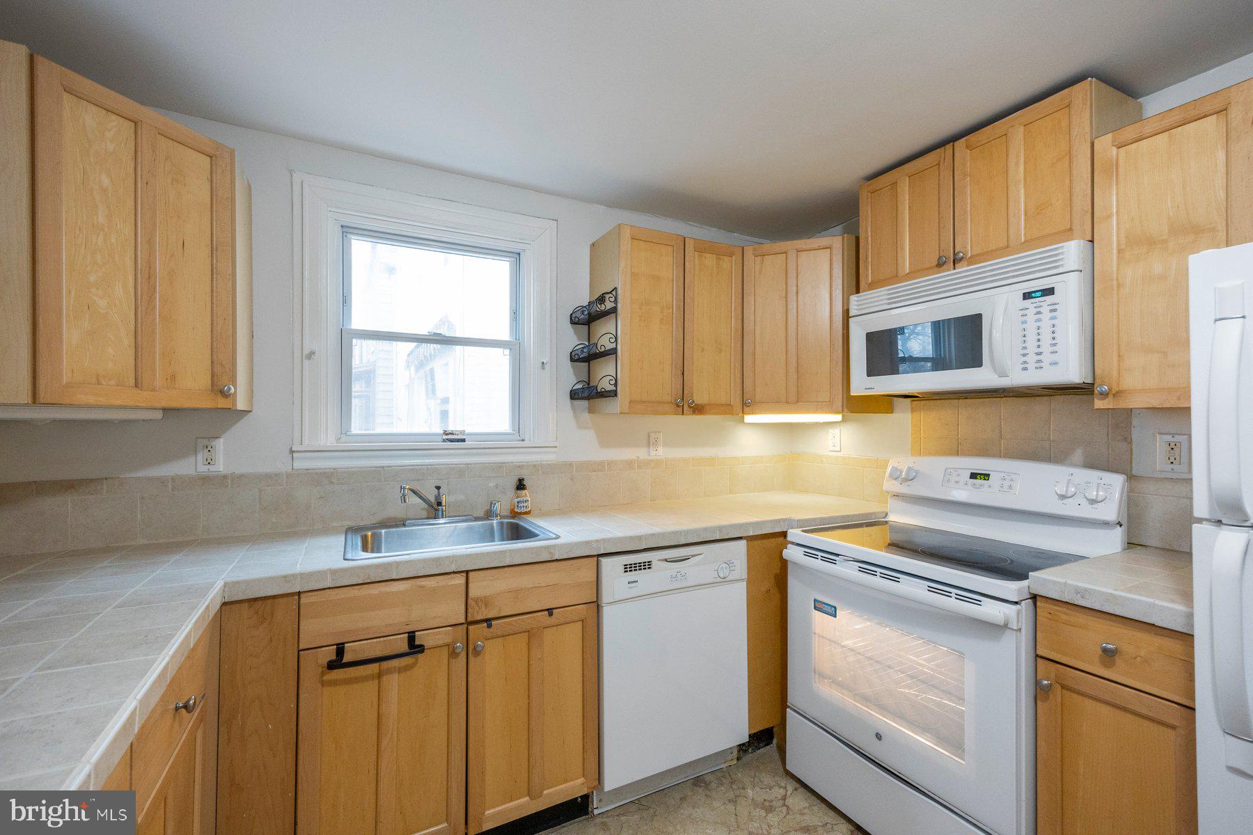 HAMPDEN HISTORIC DISTRICT - Residential Lease