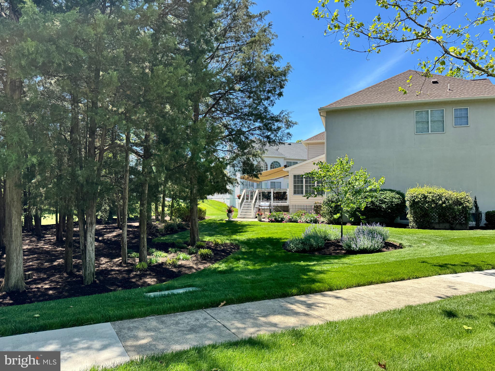 SOUTH RIDING - Residential