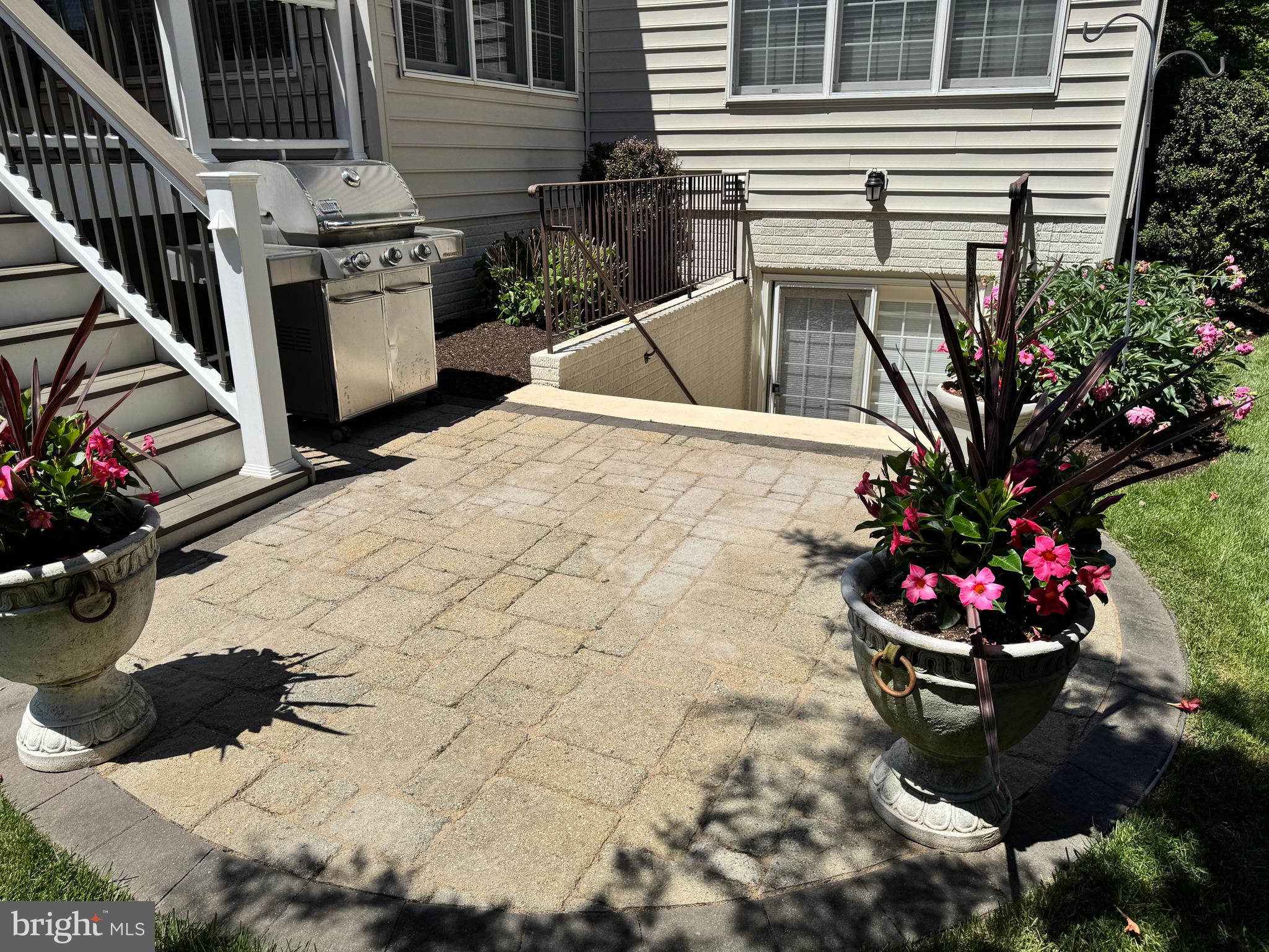 SOUTH RIDING - Residential