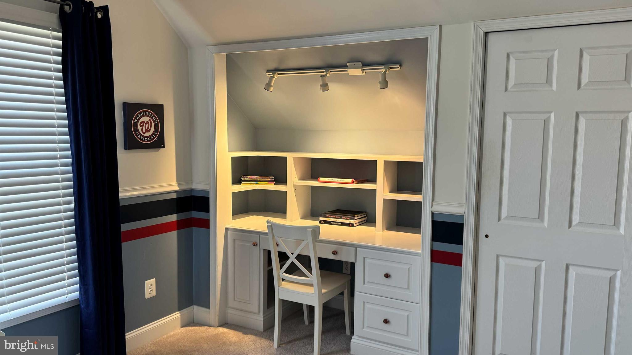 SOUTH RIDING - Residential