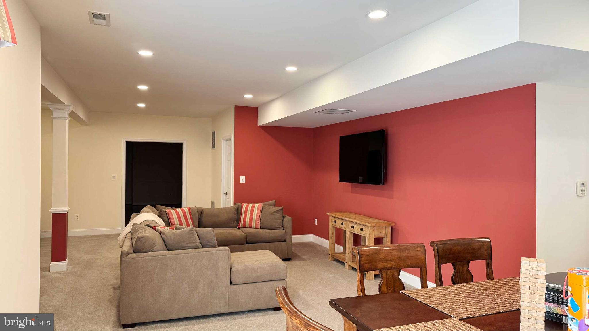 SOUTH RIDING - Residential