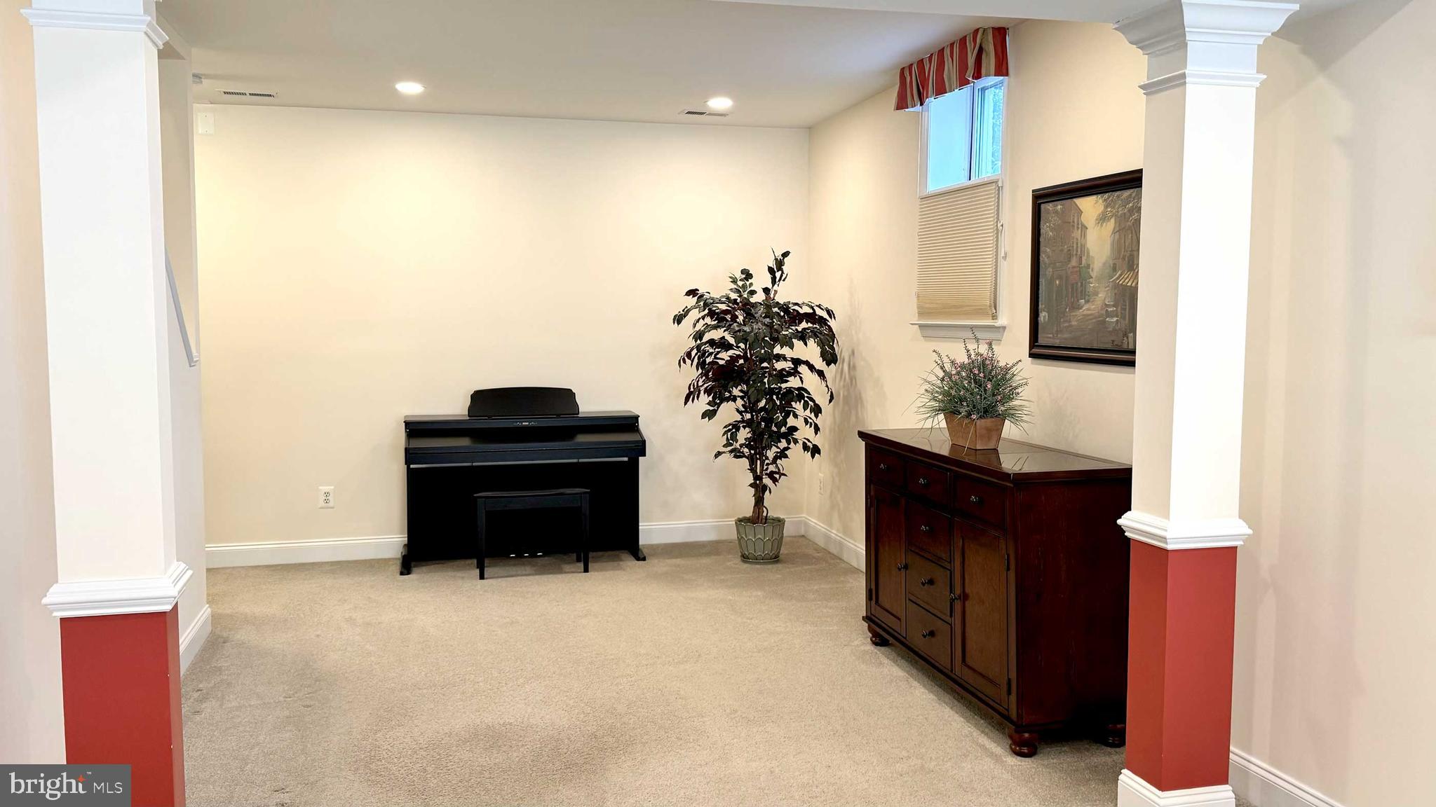 SOUTH RIDING - Residential