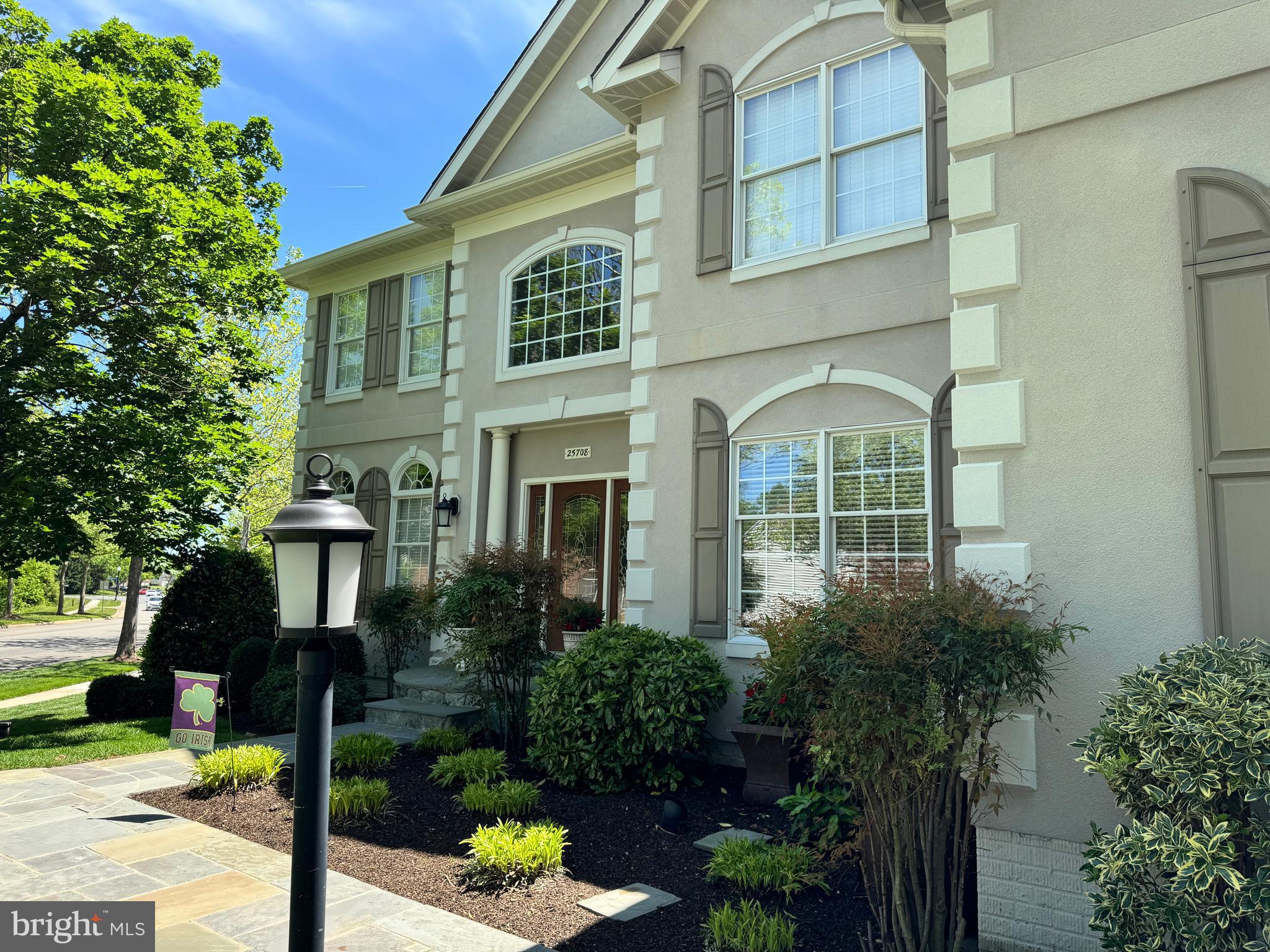 SOUTH RIDING - Residential