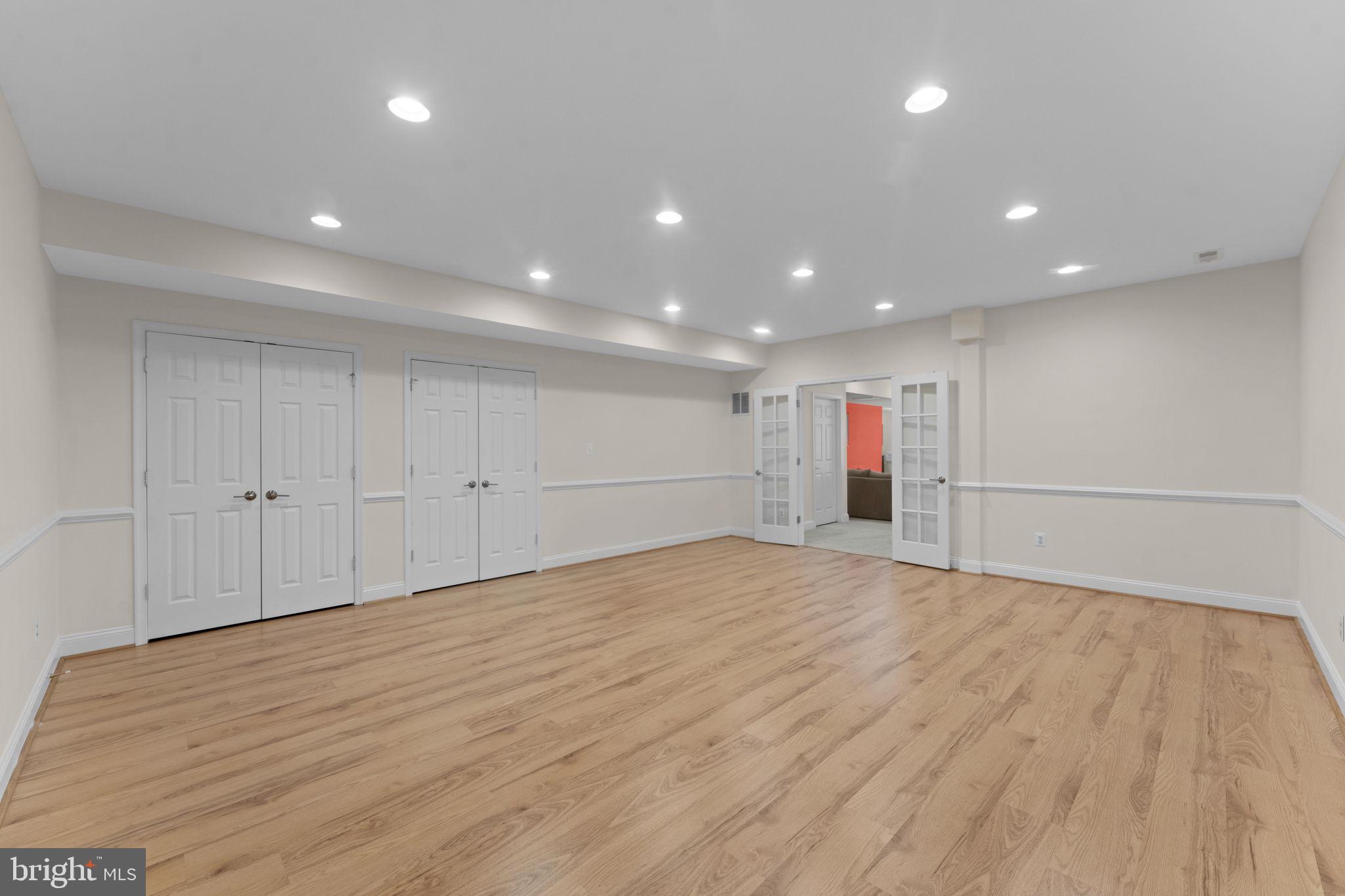 SOUTH RIDING - Residential