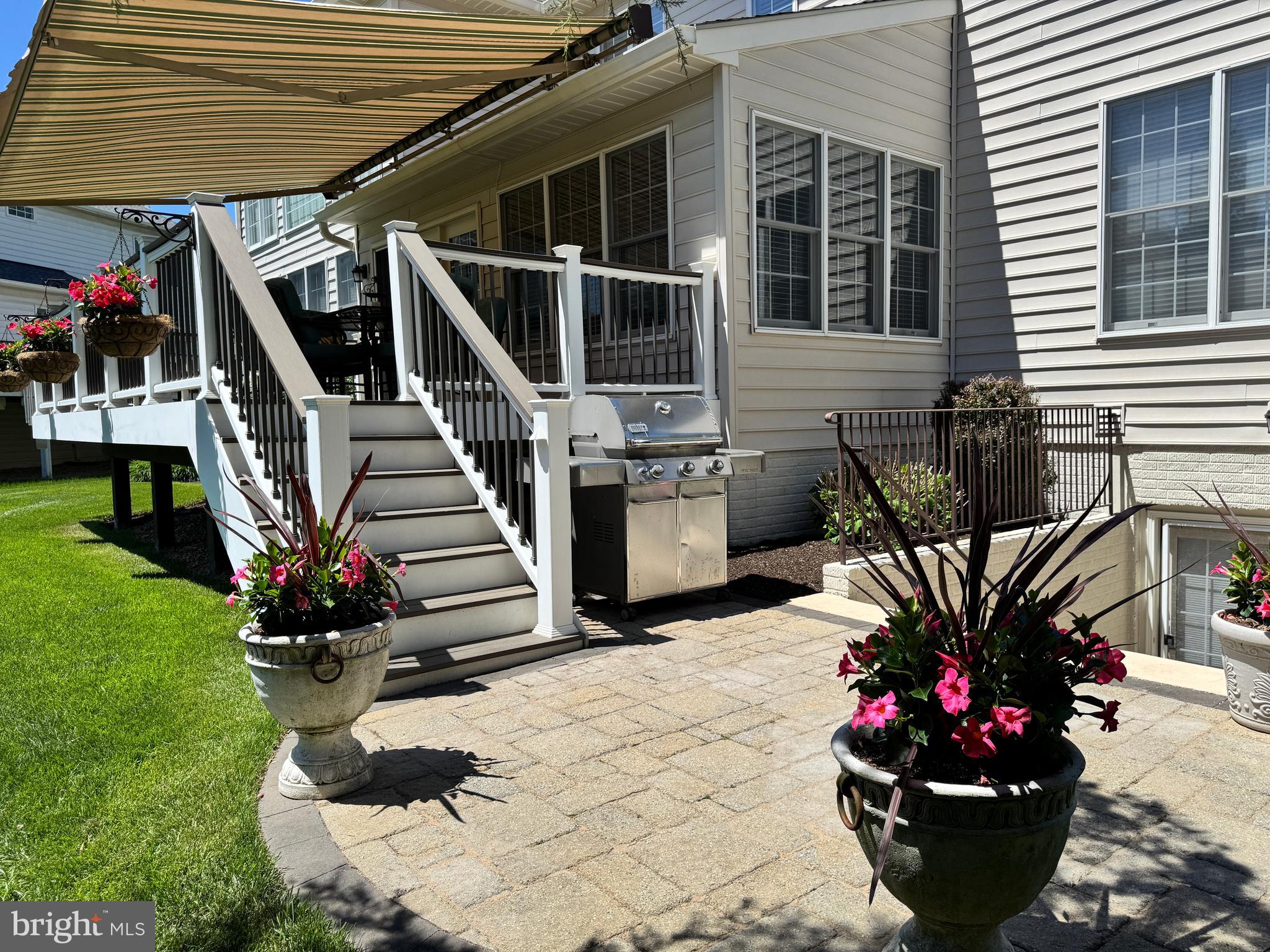 SOUTH RIDING - Residential