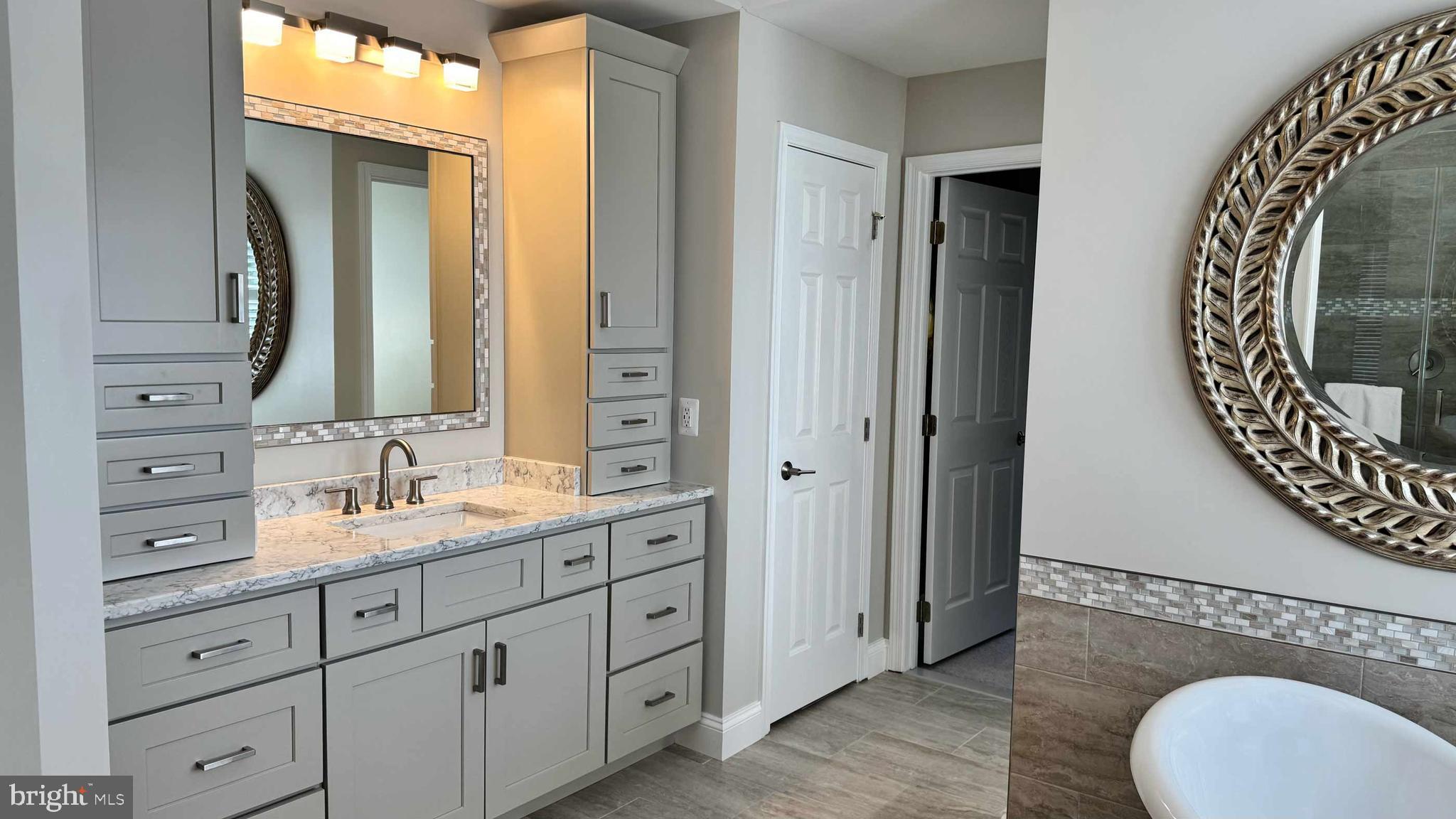 SOUTH RIDING - Residential