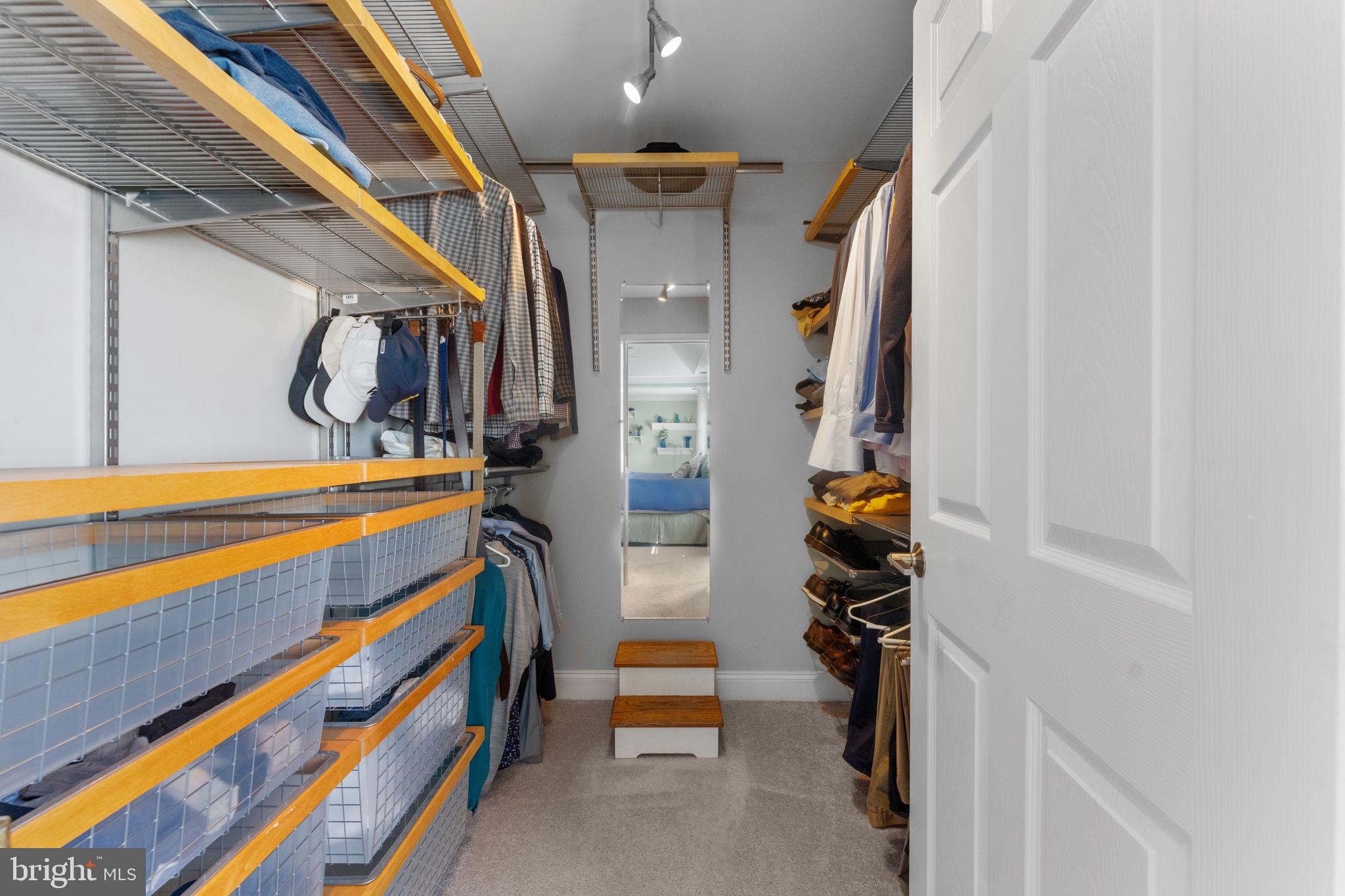 SOUTH RIDING - Residential