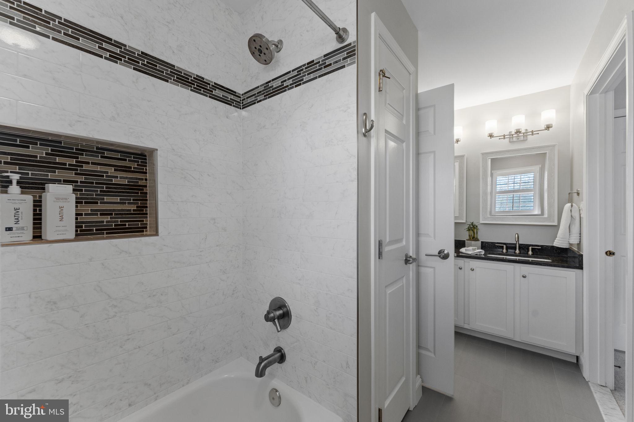 SOUTH RIDING - Residential