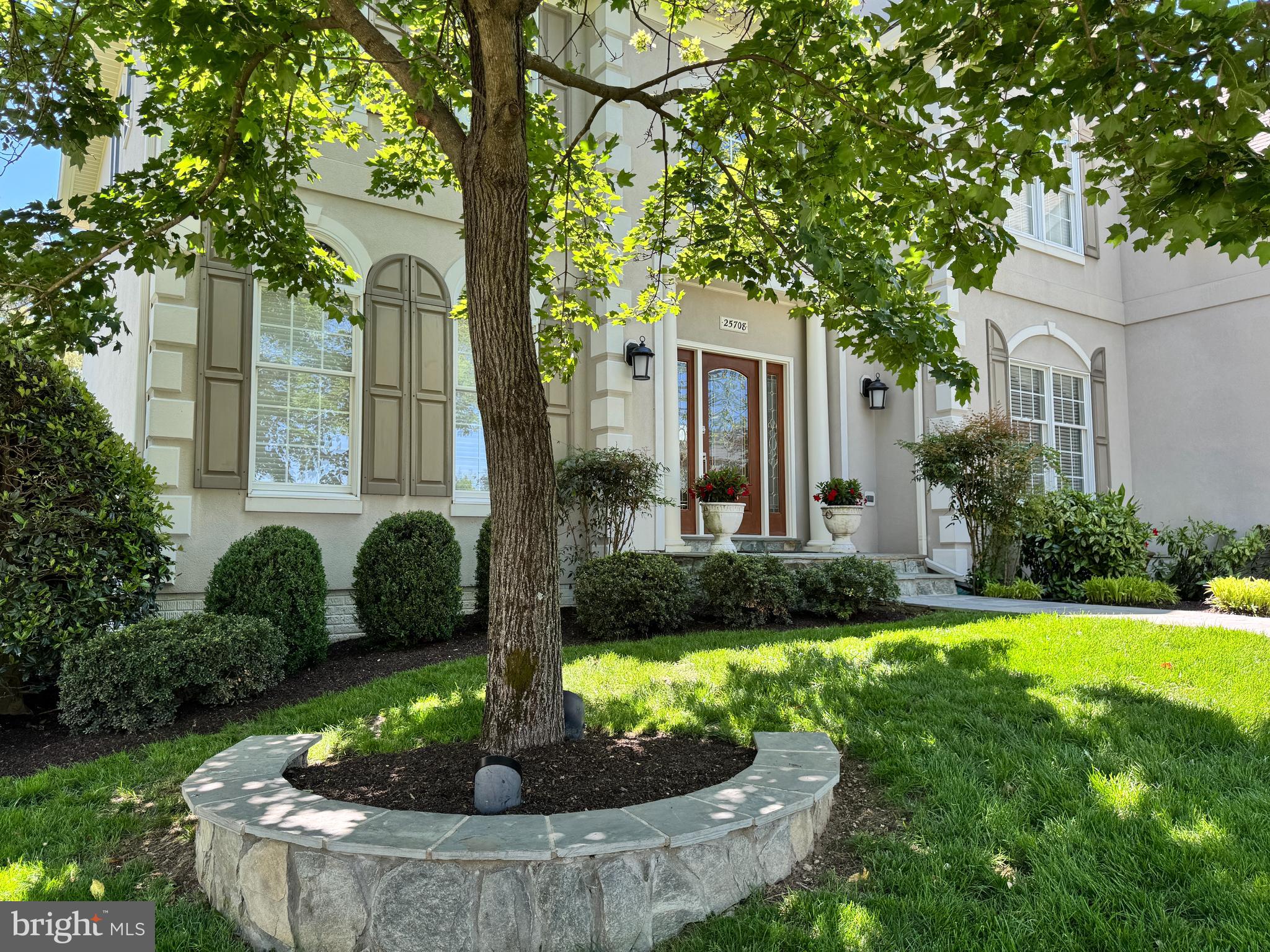 SOUTH RIDING - Residential