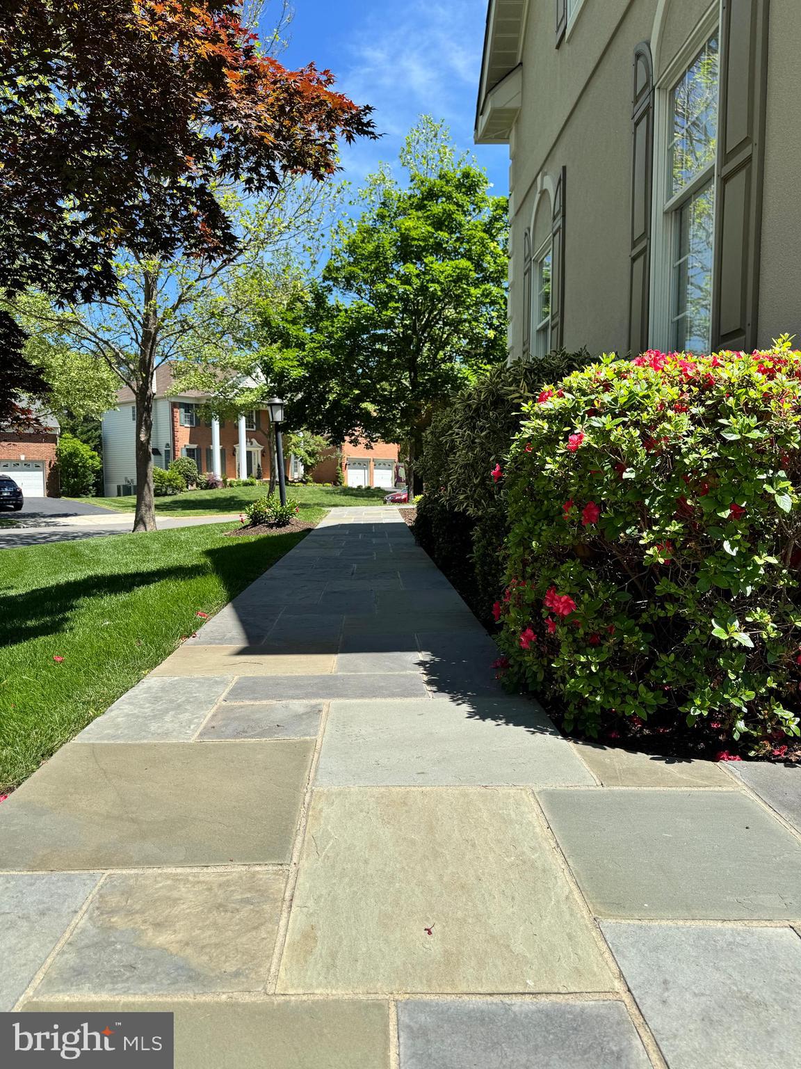 SOUTH RIDING - Residential