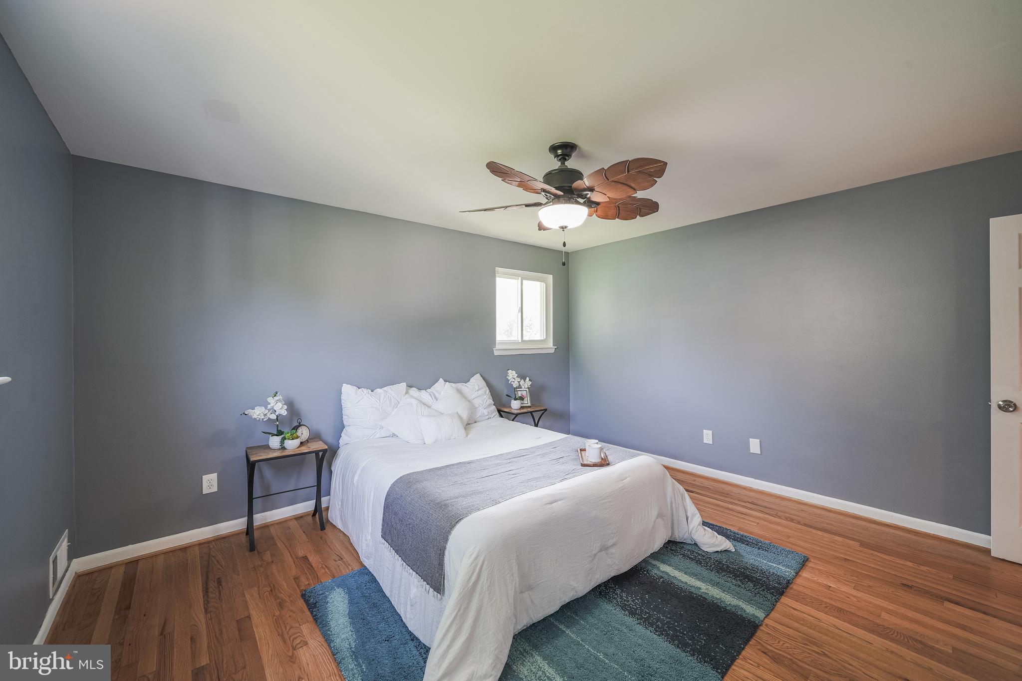 MONTROSE - Residential