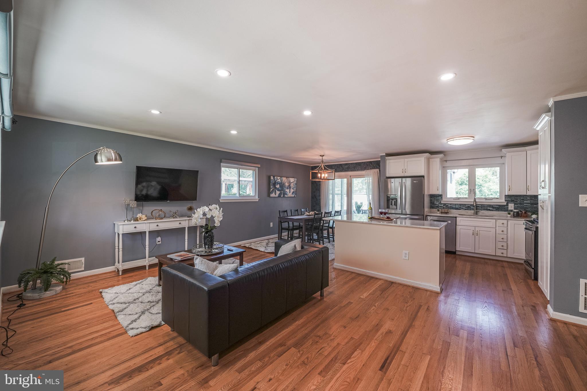 1704 LORRE DRIVE