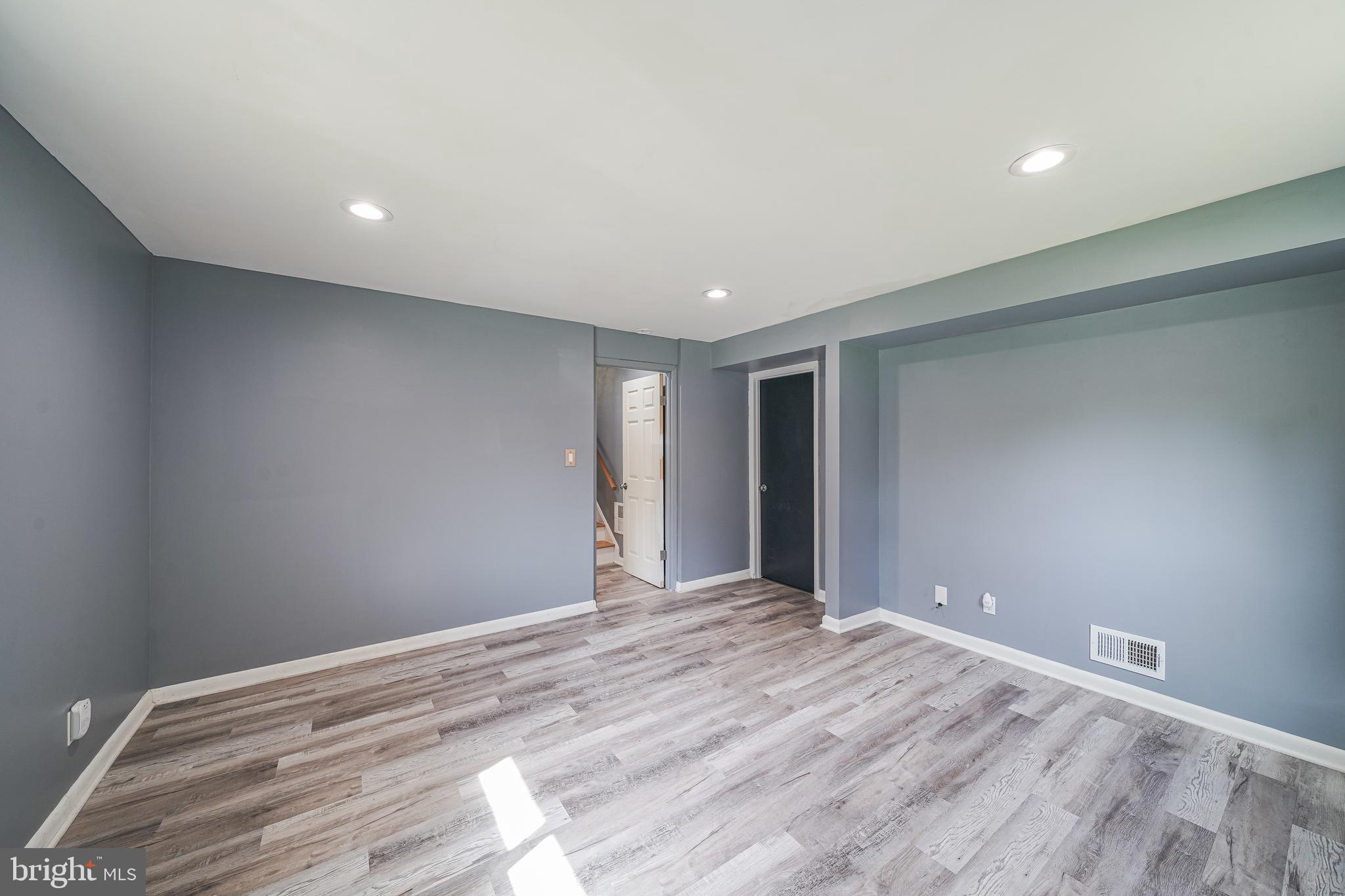 MONTROSE - Residential