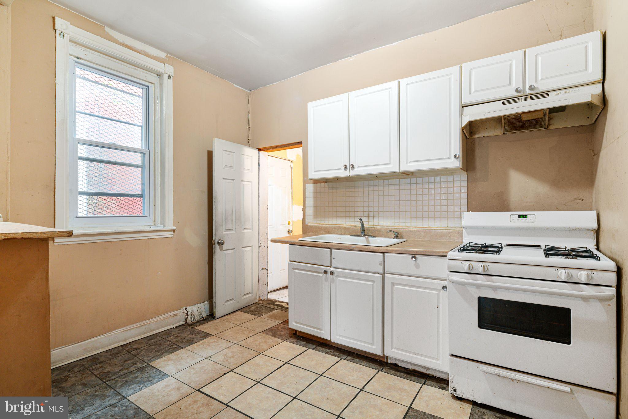 STRAWBERRY MANSION - Residential