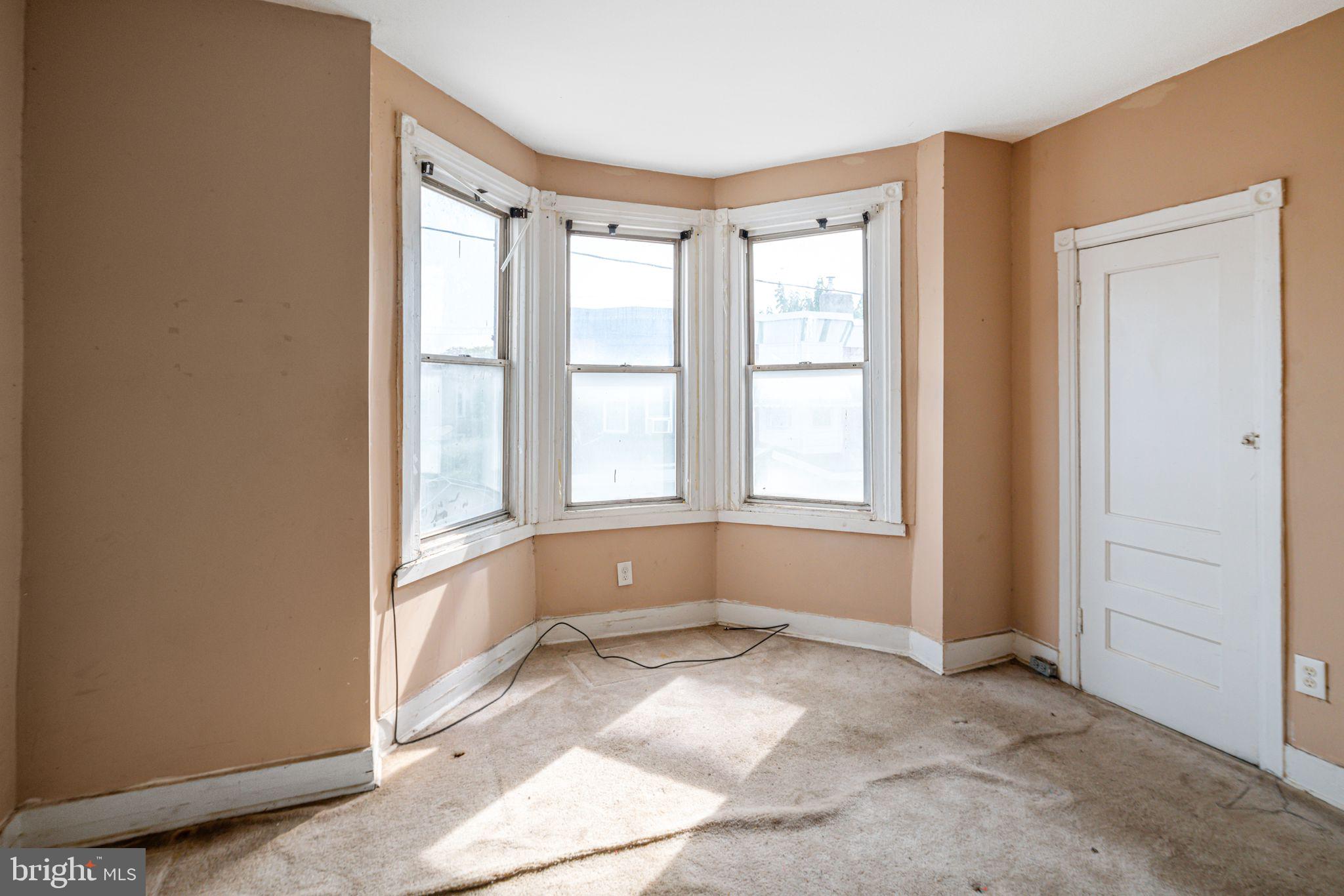 STRAWBERRY MANSION - Residential