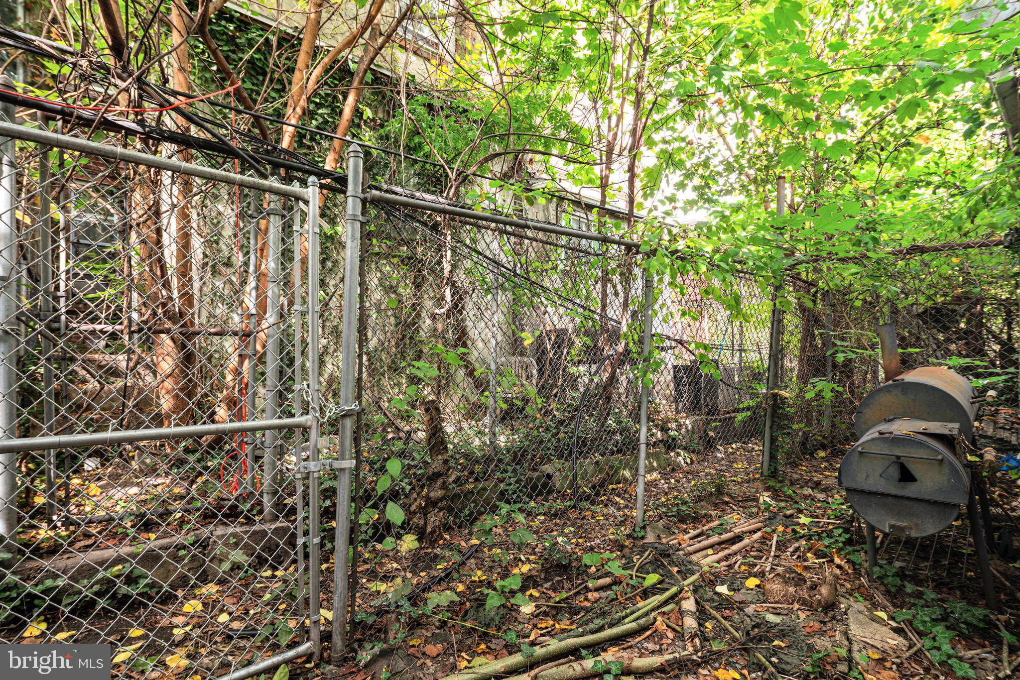 STRAWBERRY MANSION - Residential