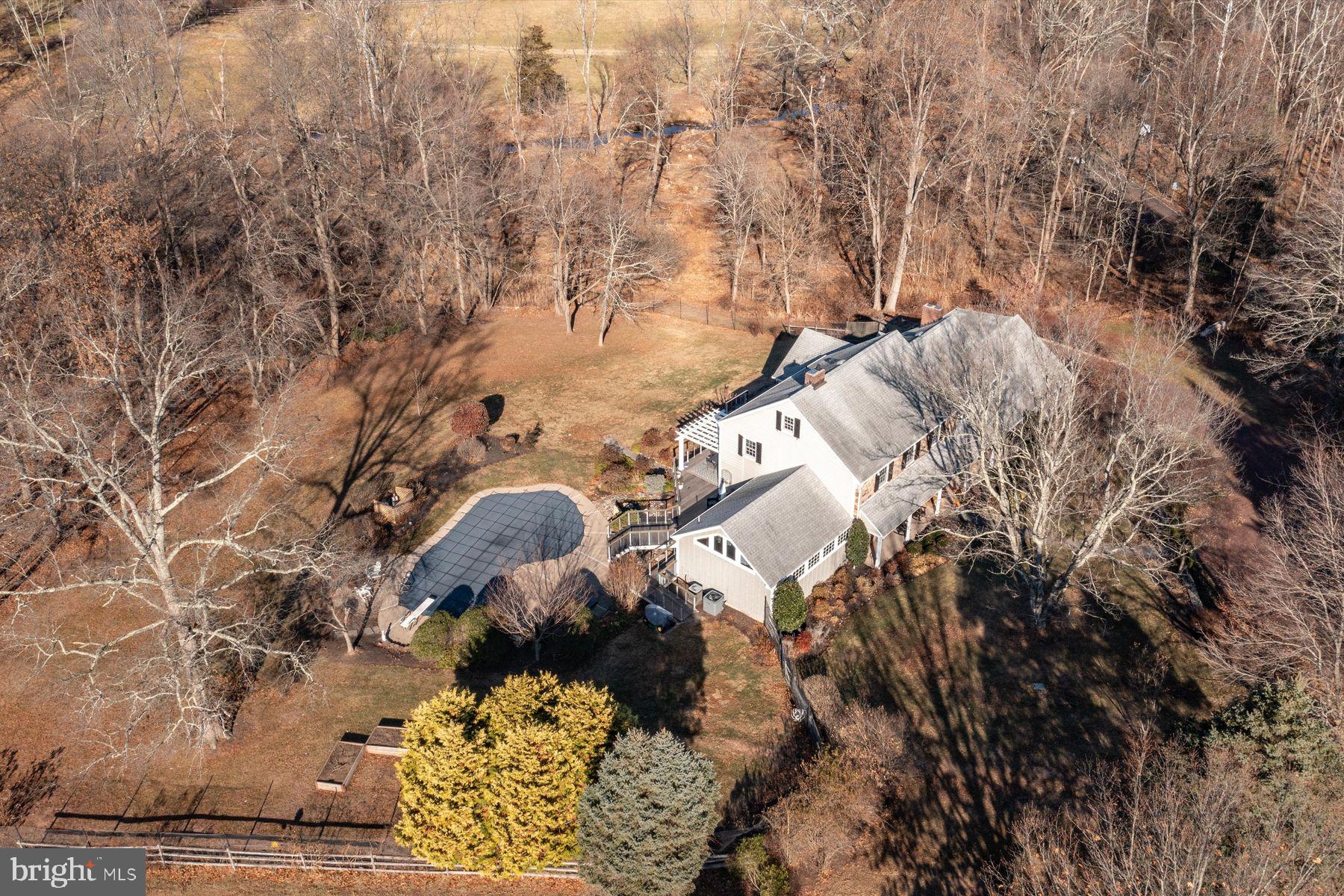 STONE MOUNT @ JERI - Residential