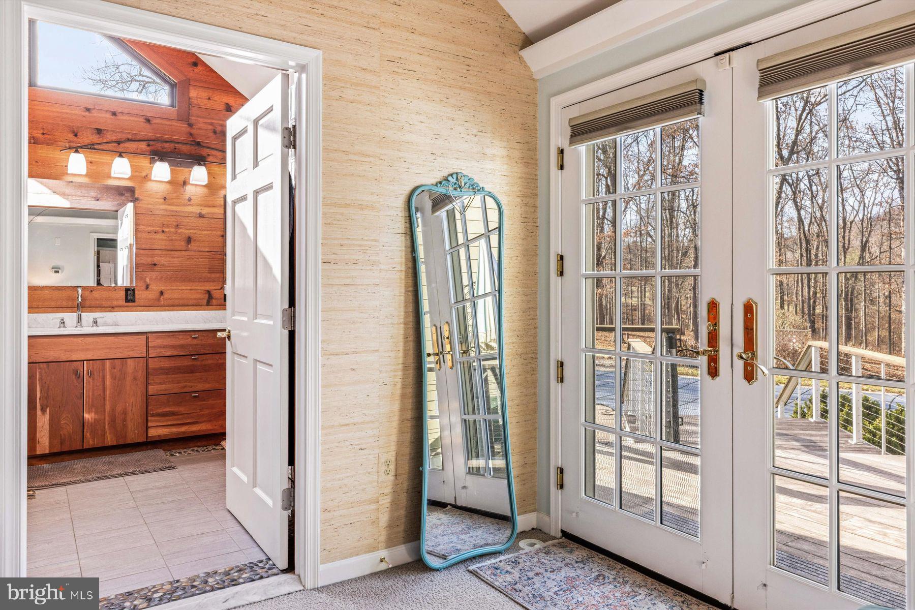 STONE MOUNT @ JERI - Residential