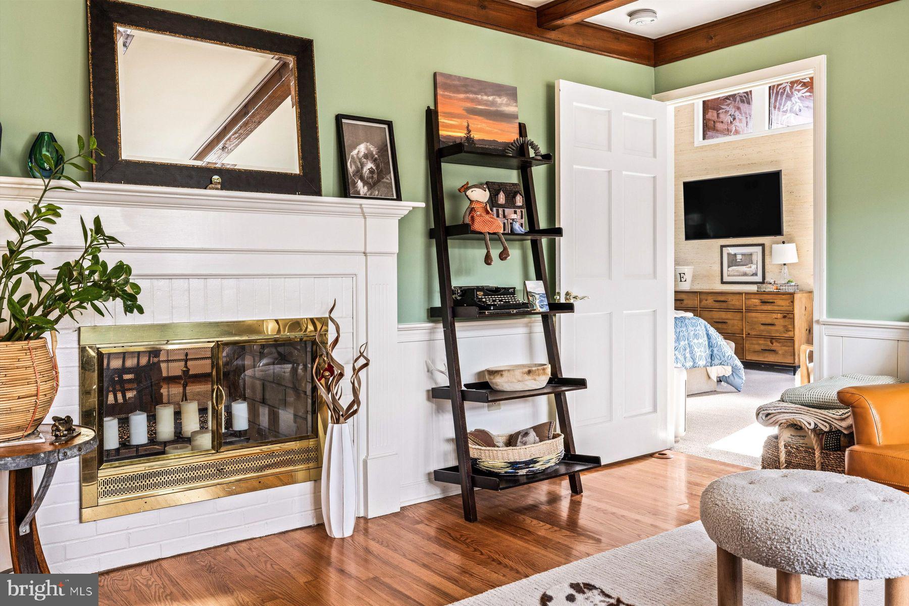 STONE MOUNT @ JERI - Residential