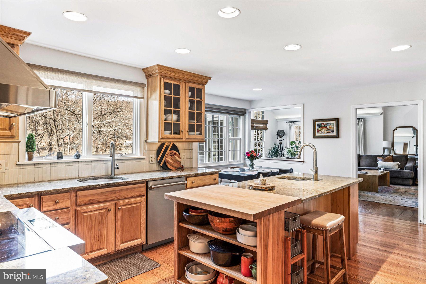 STONE MOUNT @ JERI - Residential