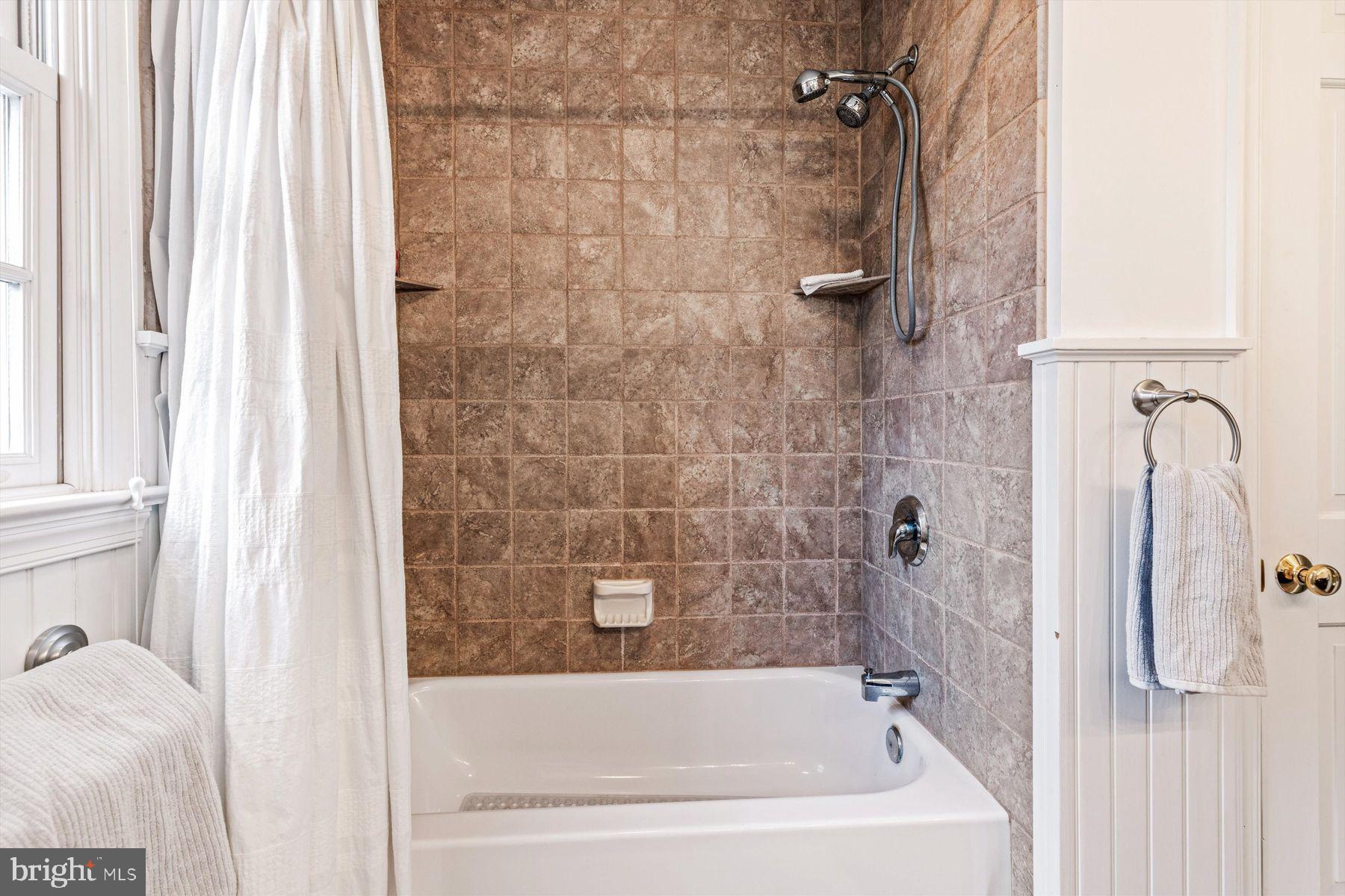 STONE MOUNT @ JERI - Residential