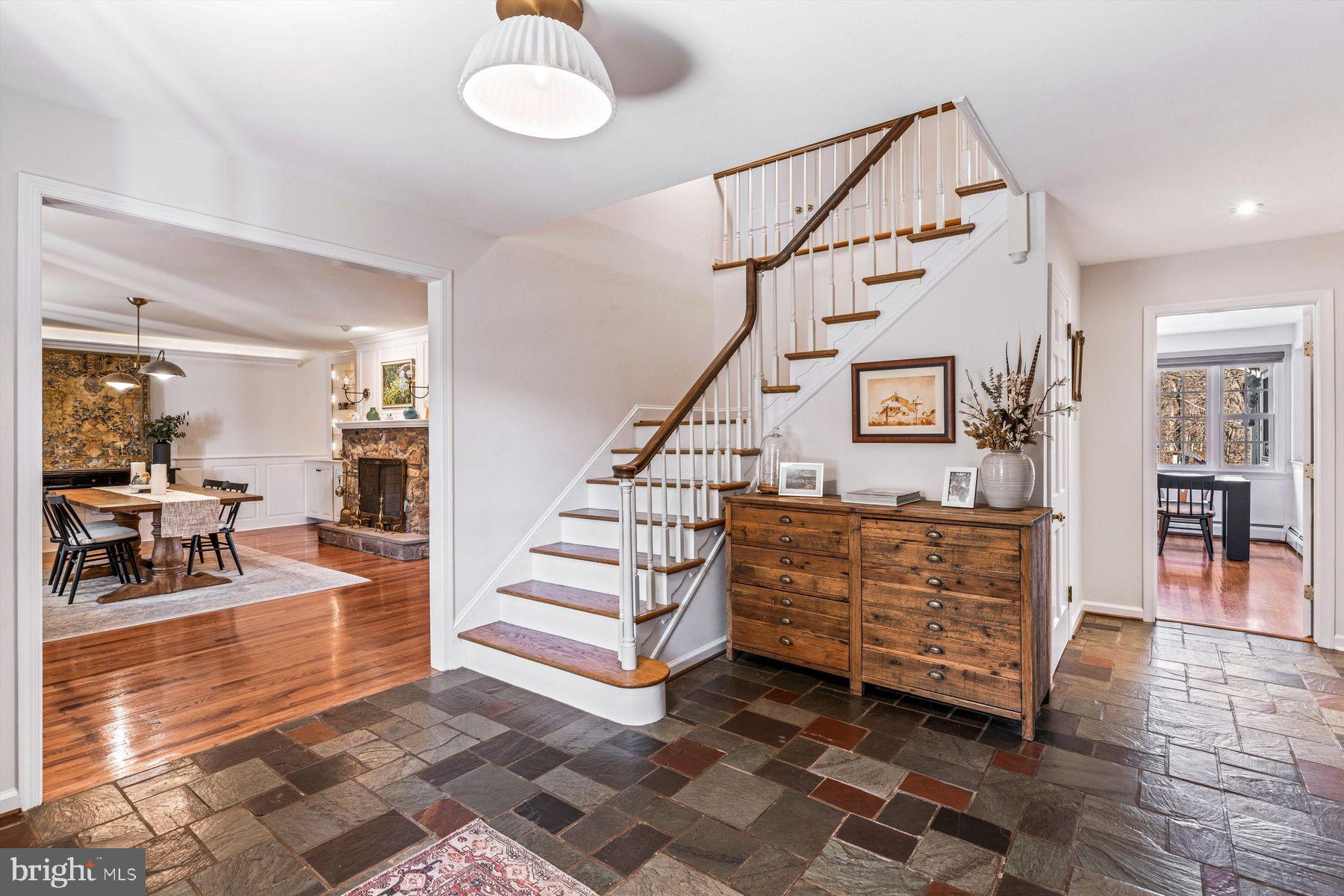 STONE MOUNT @ JERI - Residential