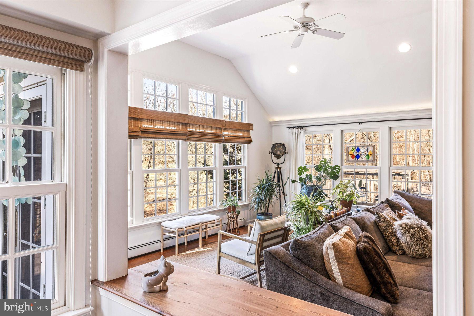 STONE MOUNT @ JERI - Residential