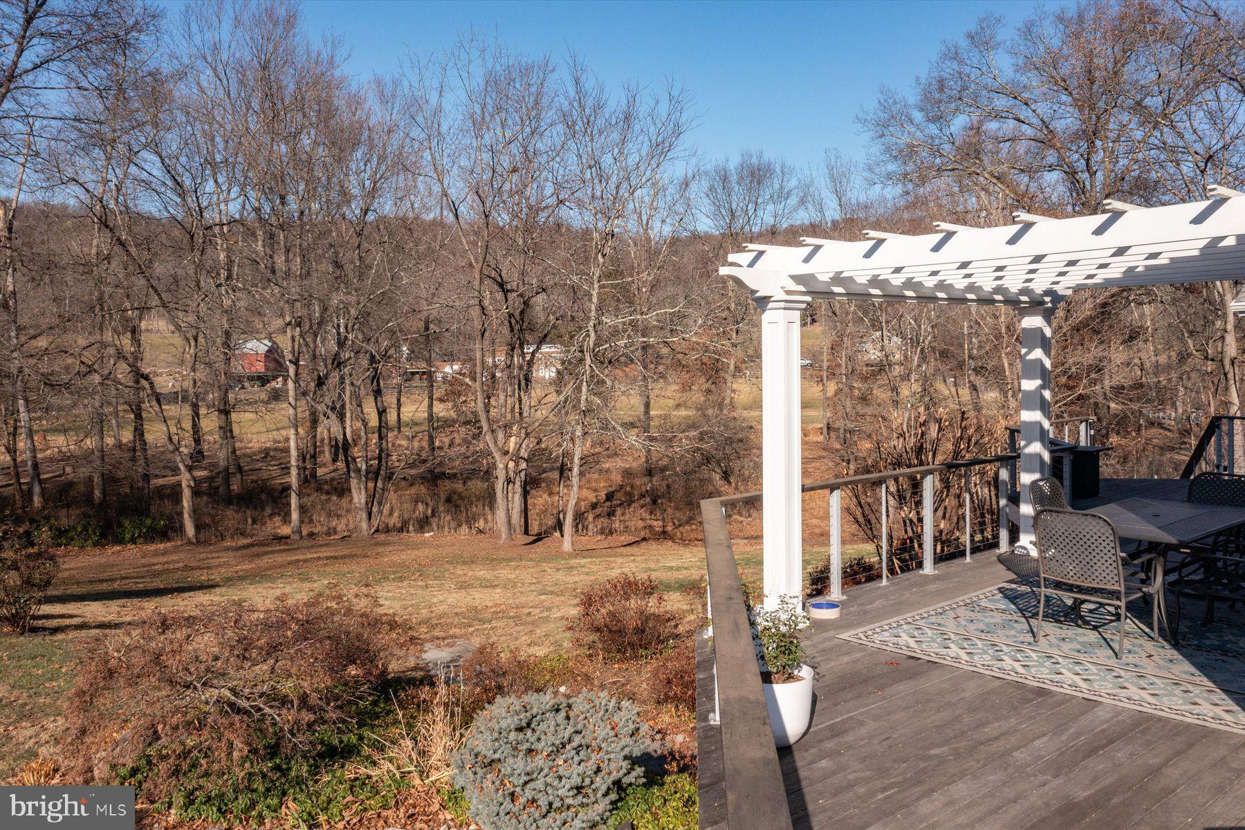 STONE MOUNT @ JERI - Residential