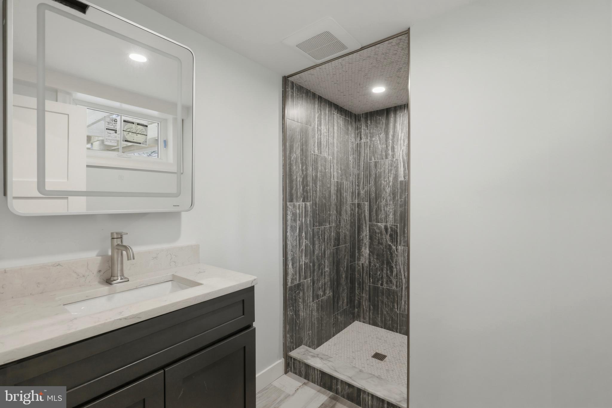 MAPLEWOOD - Residential