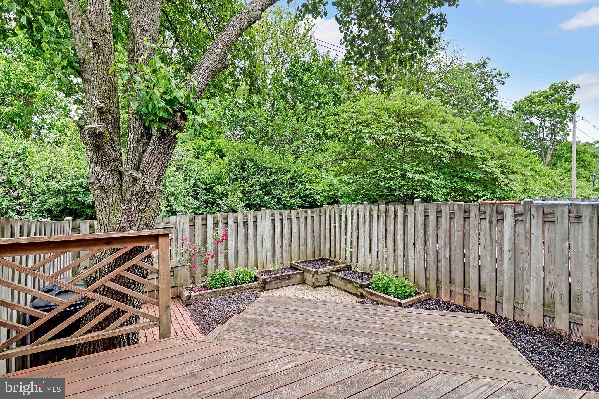 BALLENGER CREEK MEADOWS - Residential