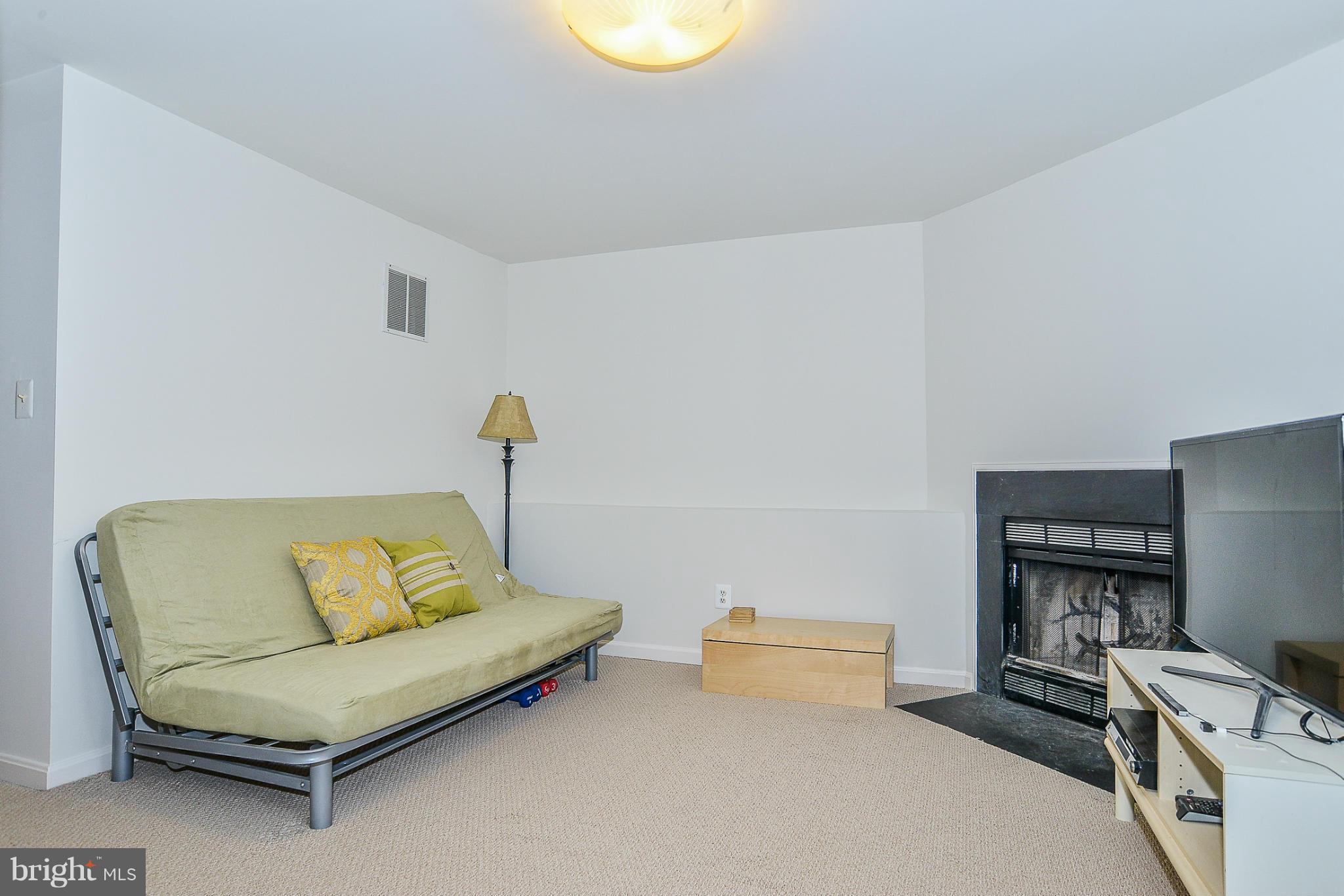 GREEN TRAILS - Residential Lease