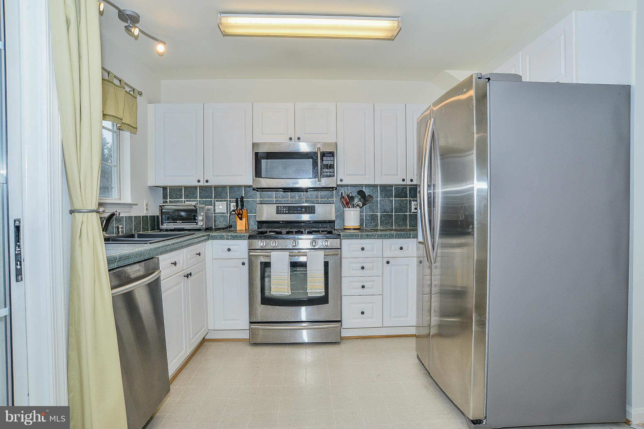 GREEN TRAILS - Residential Lease