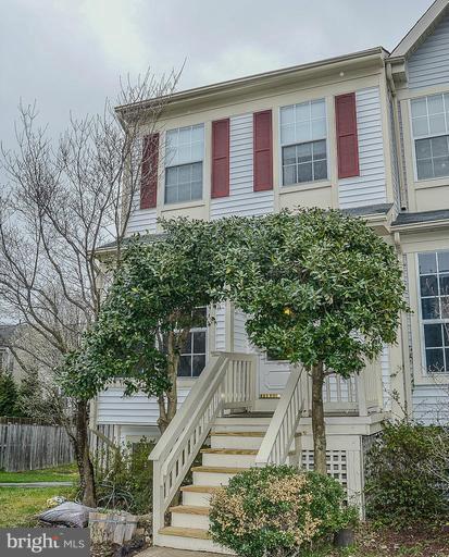 GREEN TRAILS - Residential Lease