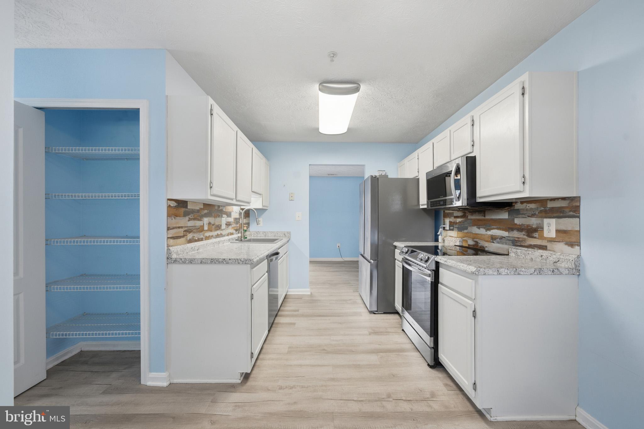 LAUREL GLEN - Residential