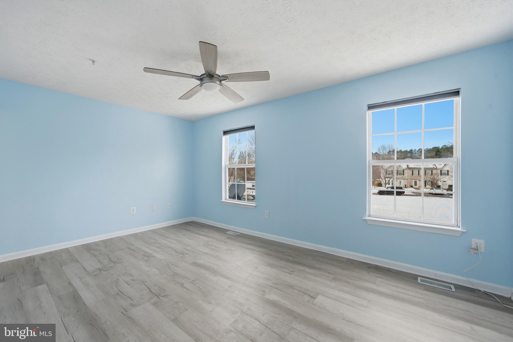 LAUREL GLEN - Residential