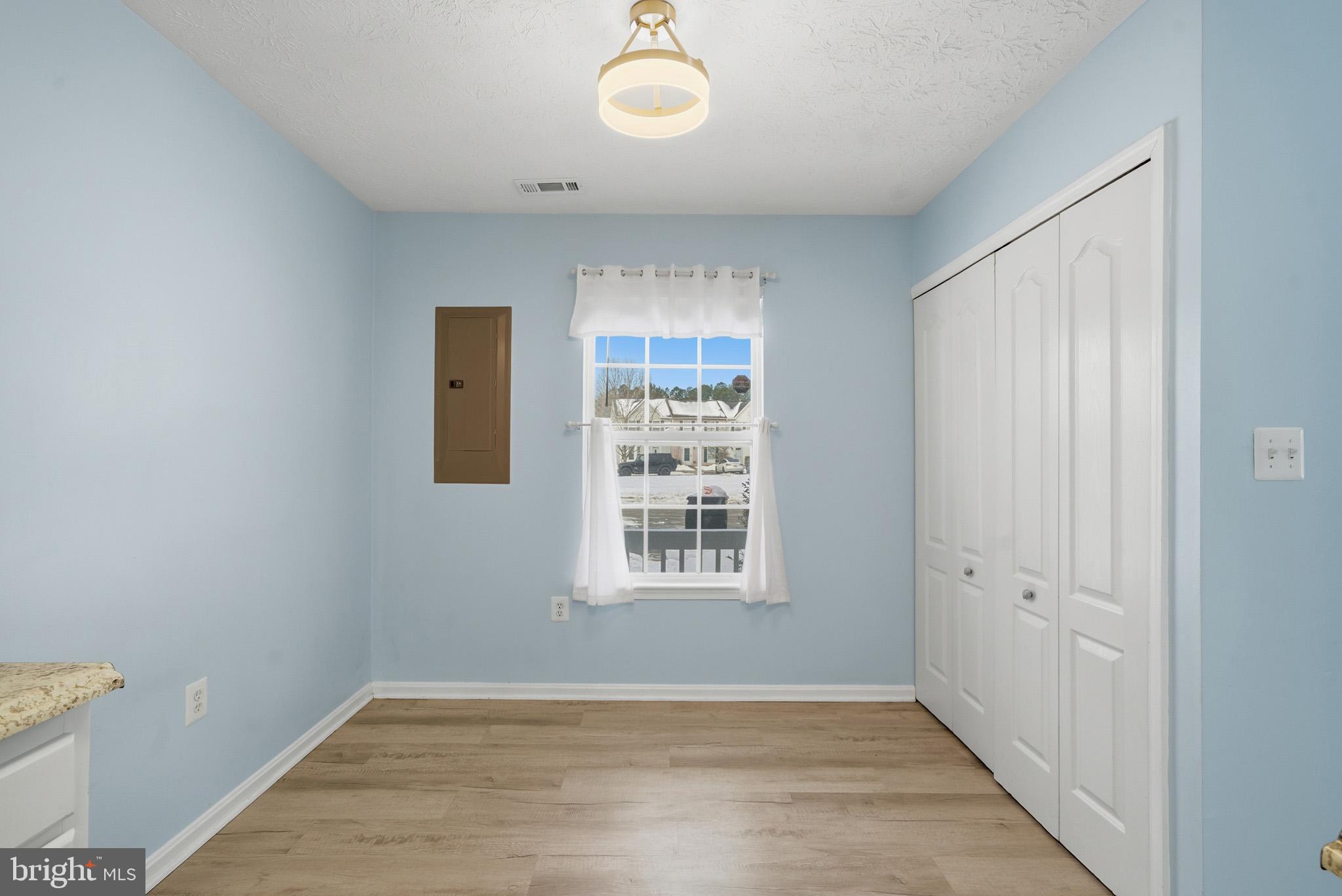 LAUREL GLEN - Residential