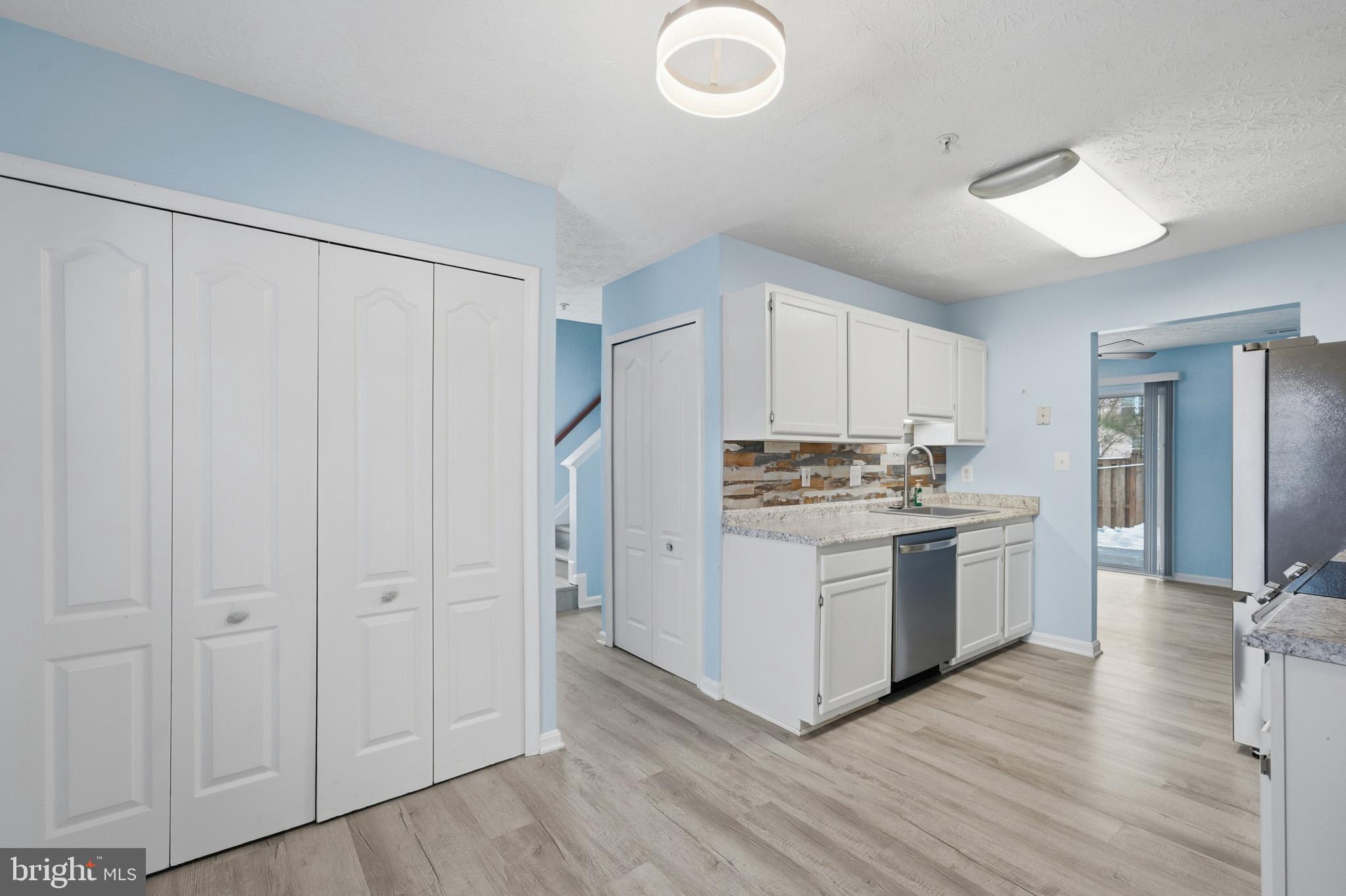 LAUREL GLEN - Residential