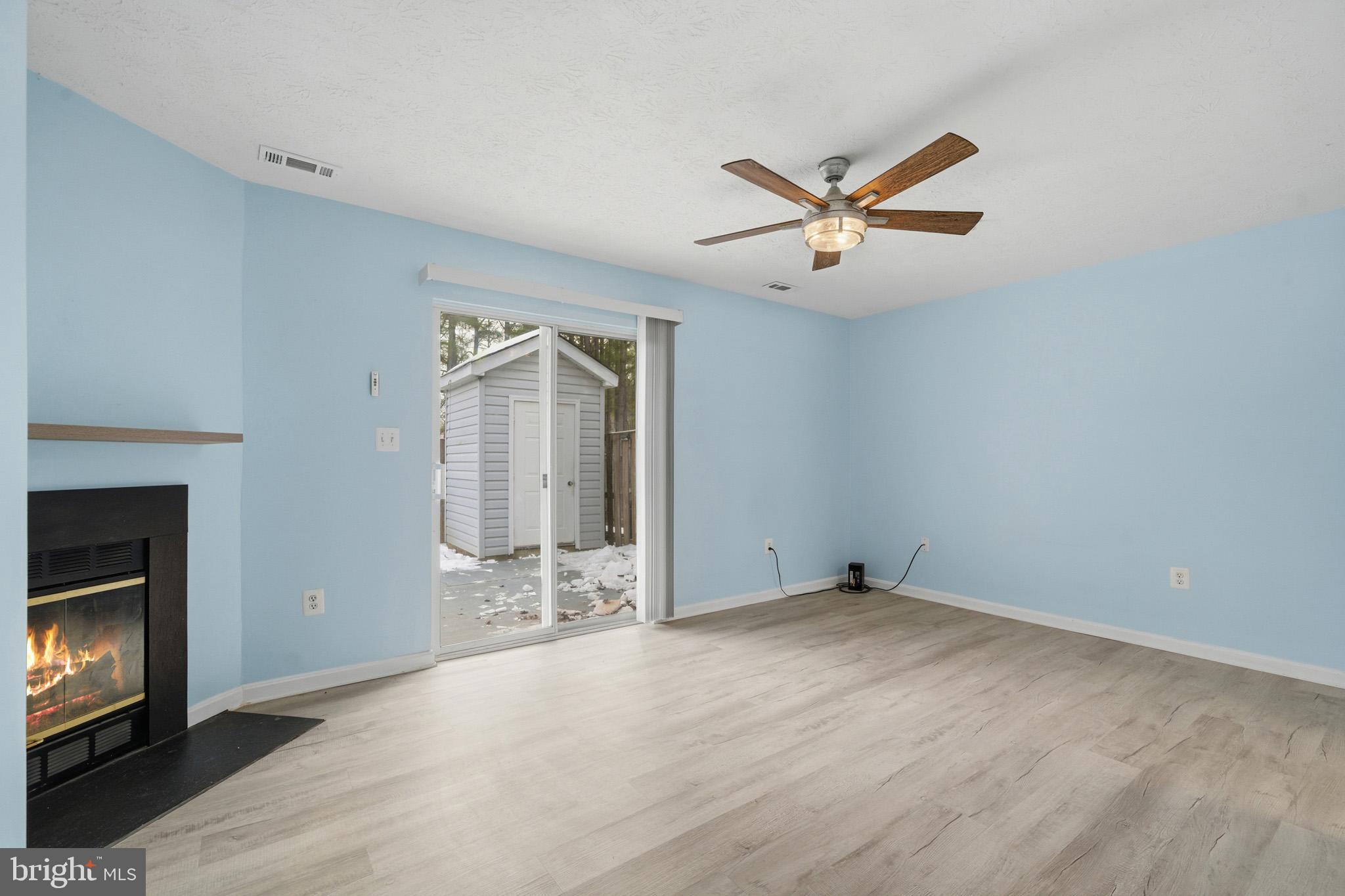 LAUREL GLEN - Residential