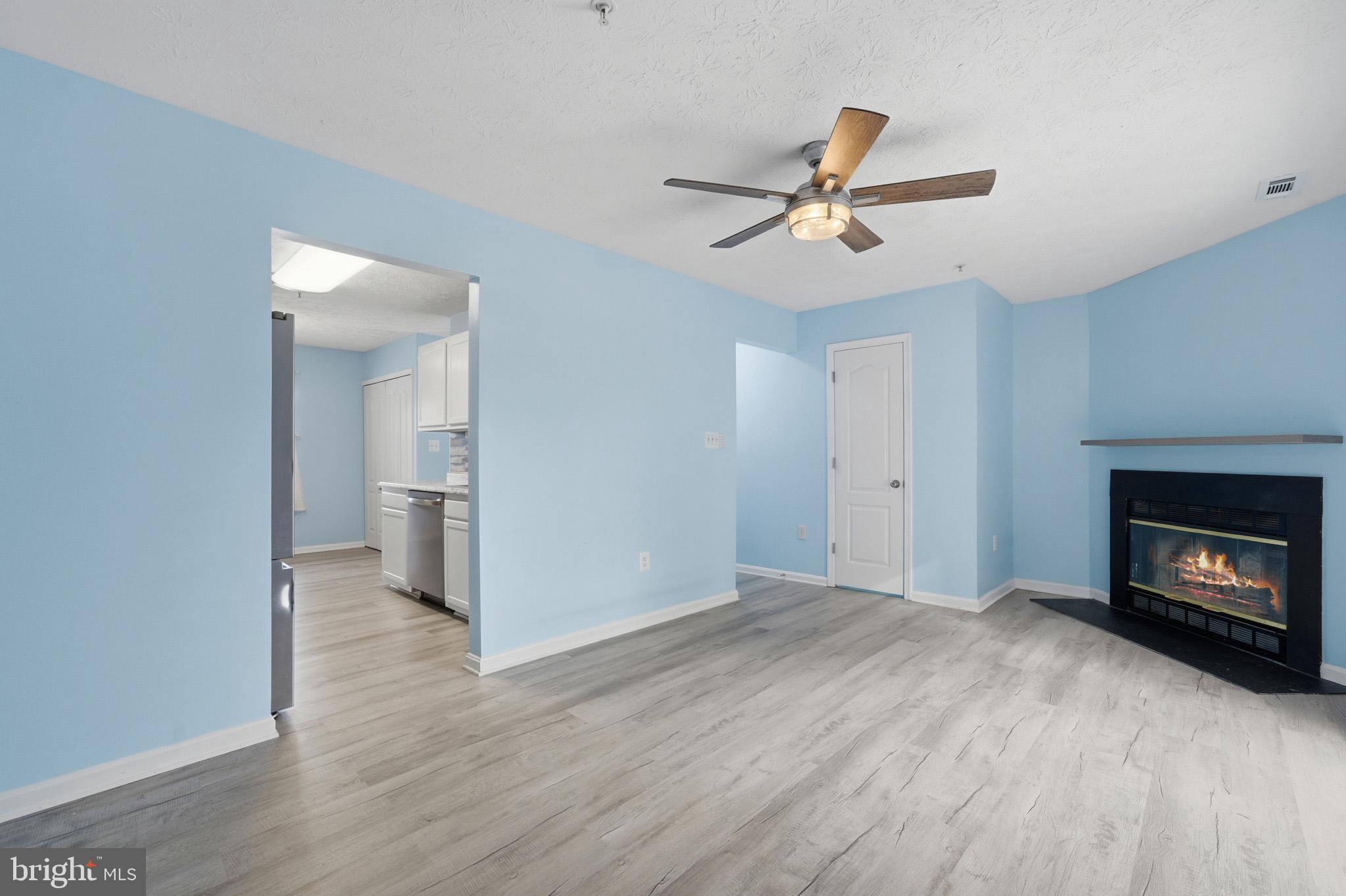 LAUREL GLEN - Residential