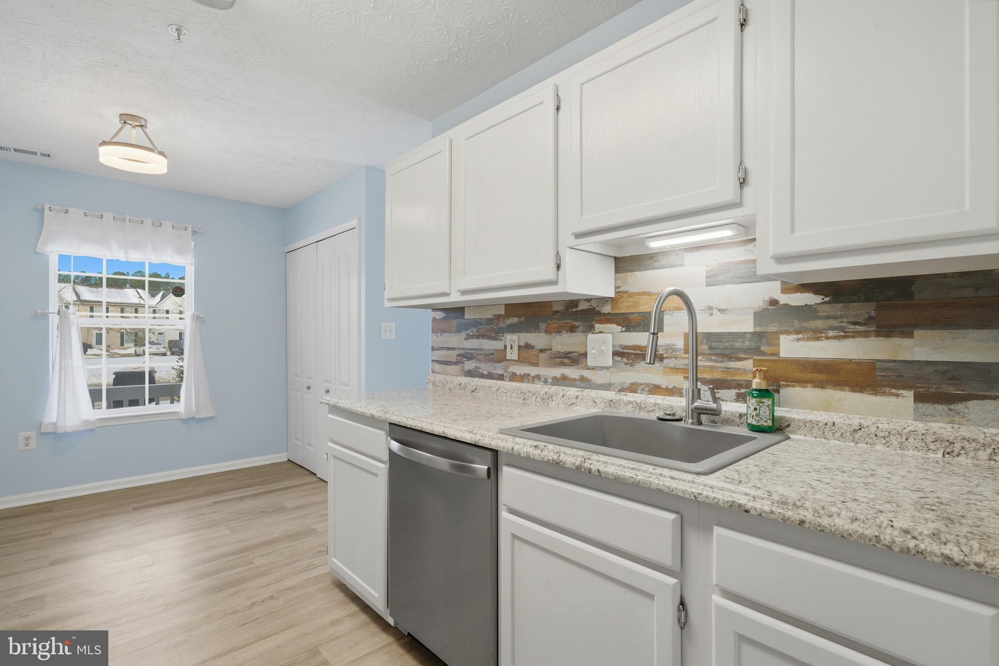 LAUREL GLEN - Residential