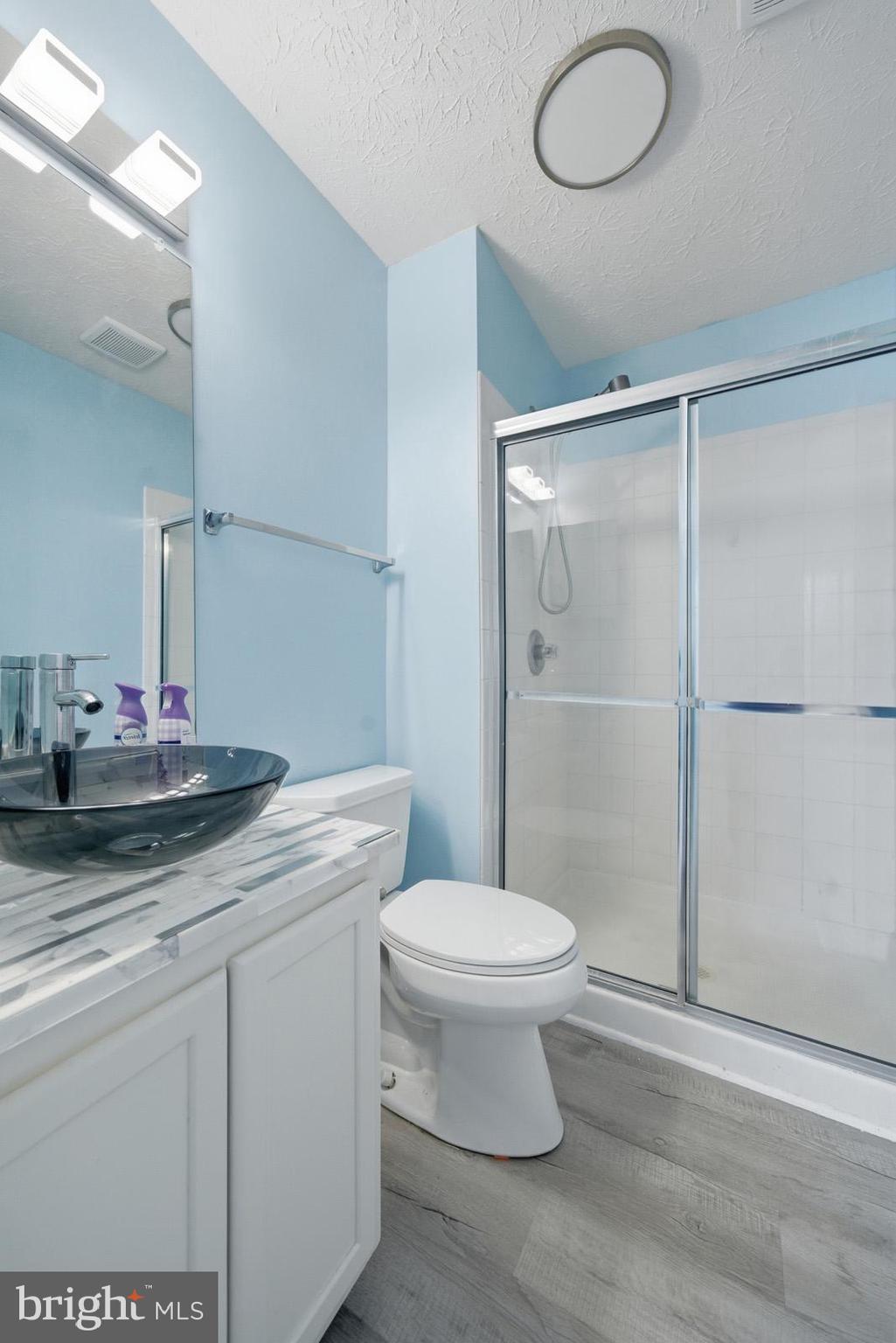 LAUREL GLEN - Residential