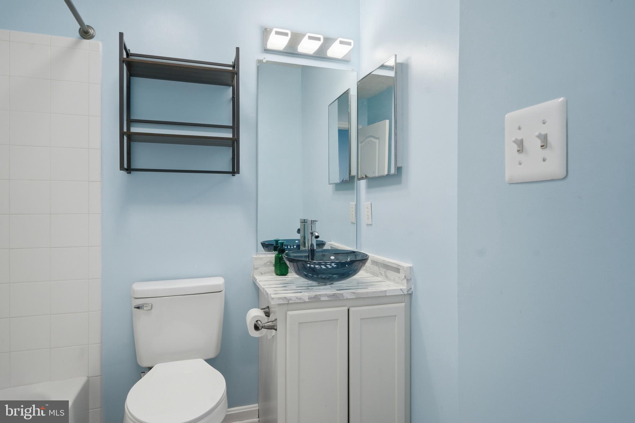 LAUREL GLEN - Residential