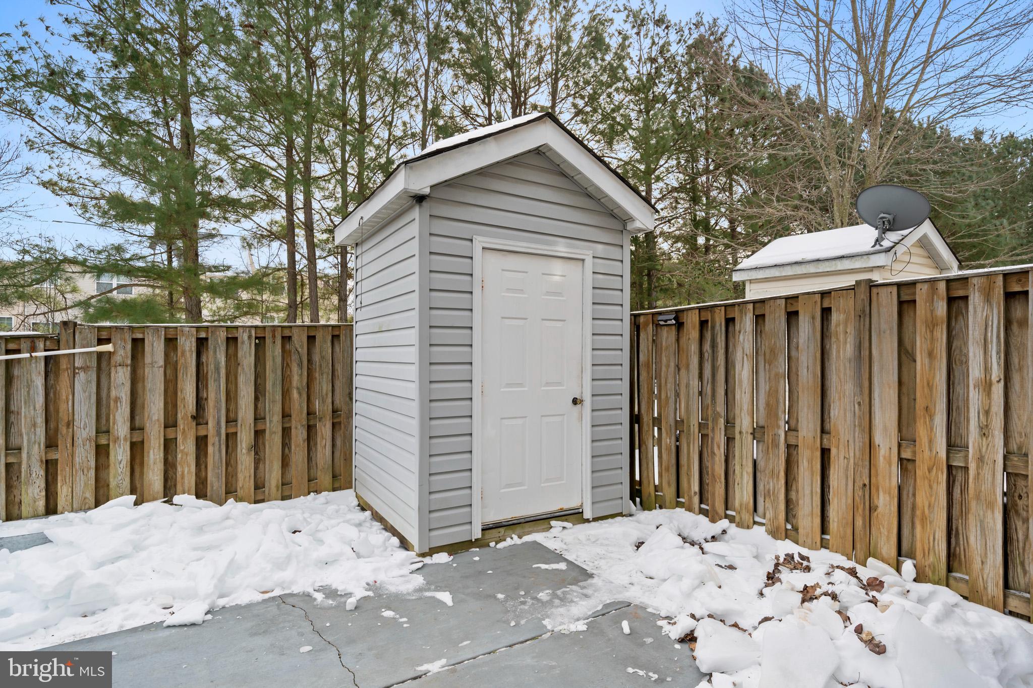 LAUREL GLEN - Residential