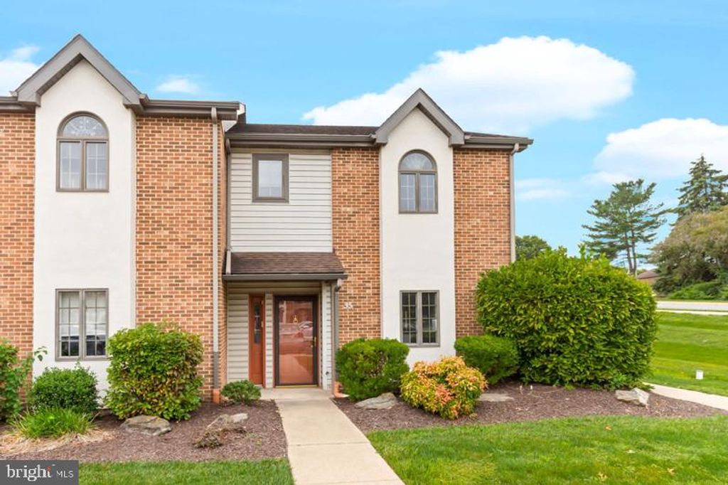 Photo of 35 Black Oak Drive, LANCASTER, PA 17602 (MLS # PALA2056224)